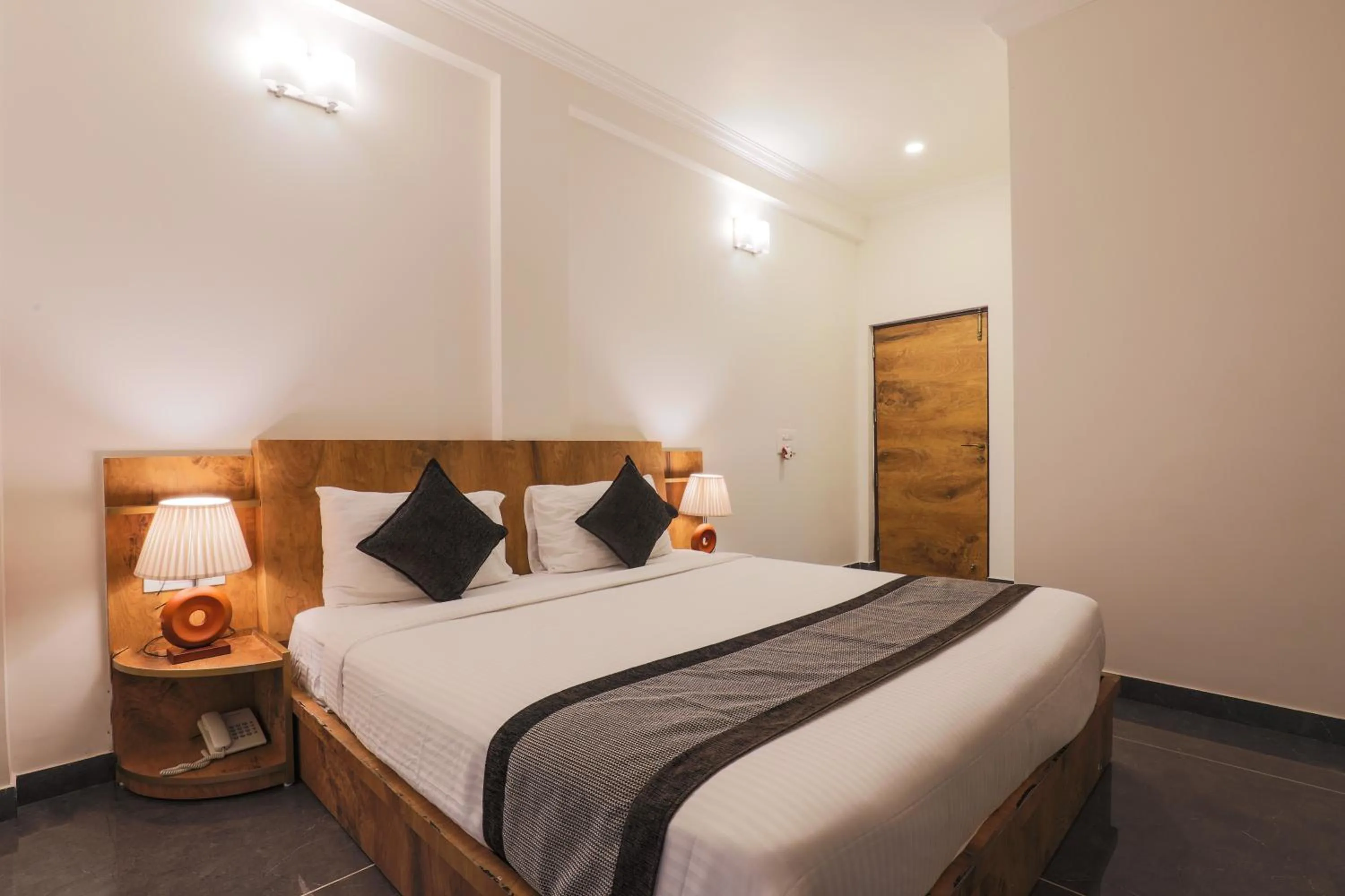 Bedroom, Bed in Rankk Stays