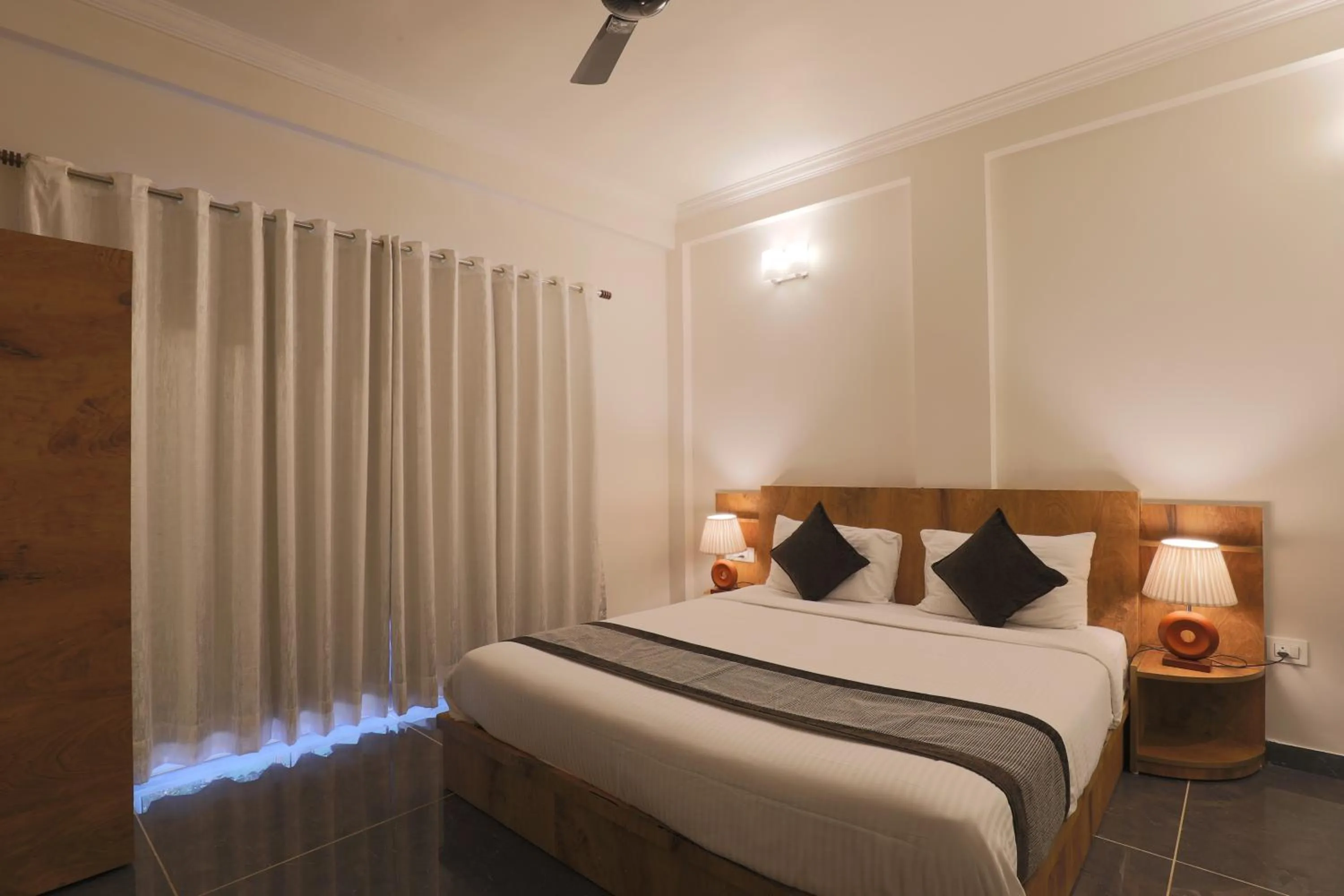 Bedroom, Bed in Rankk Stays