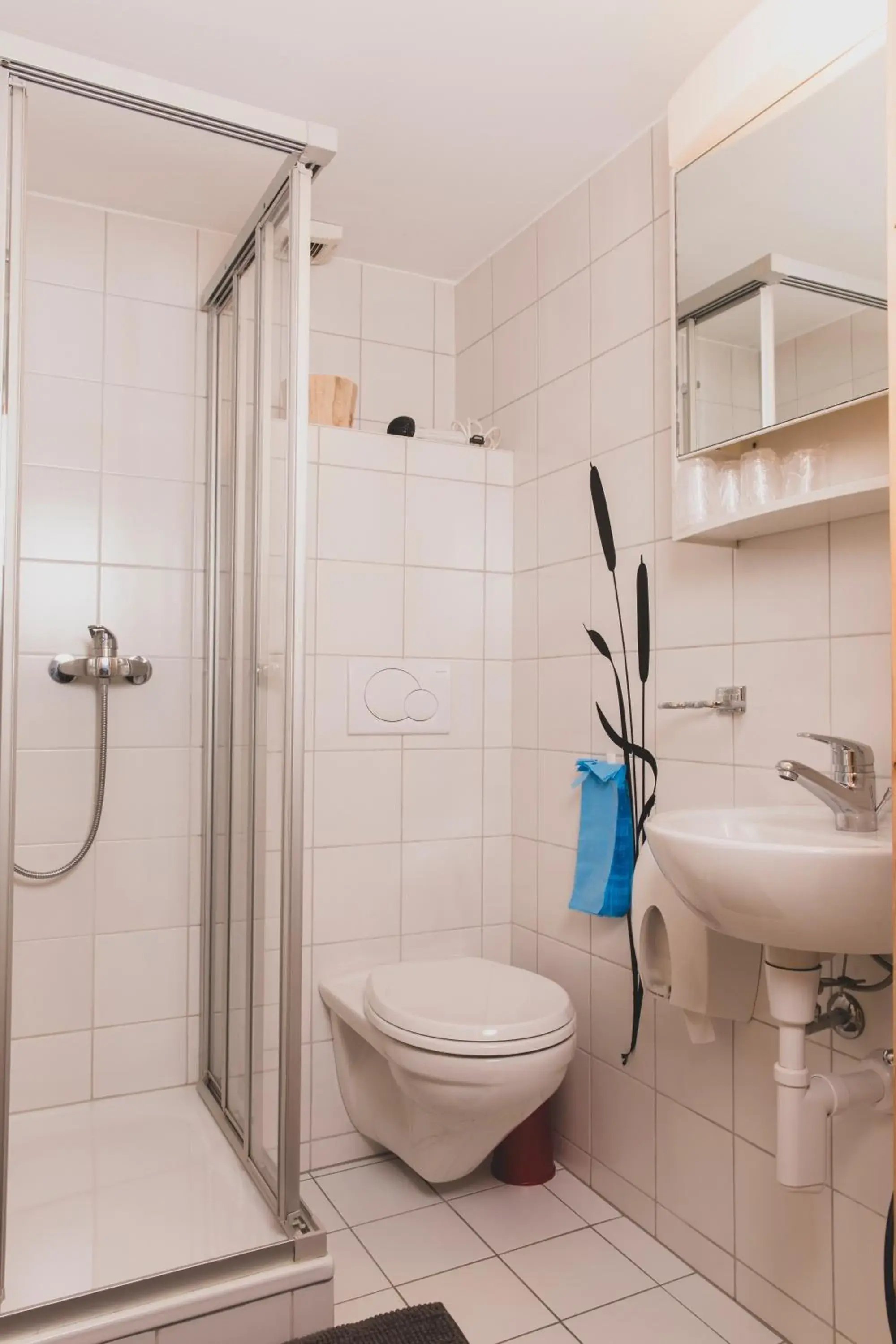 Small Twin Room in Hôtel Le Besso - Swiss Romantic Lodge Zinal Small Twin Room in Hôtel Le Besso - Swiss Romantic Lodge Zinal