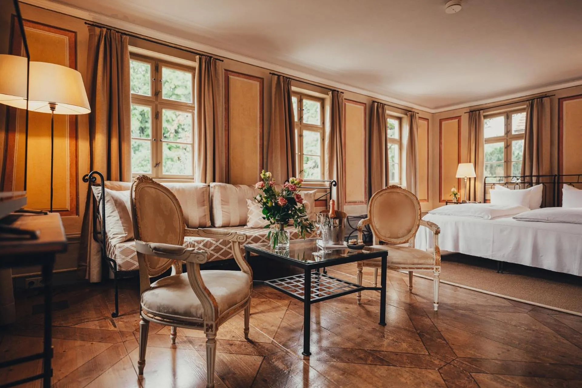 Bedroom, Bed in Villa Sorgenfrei und Restaurant Atelier Sanssouci