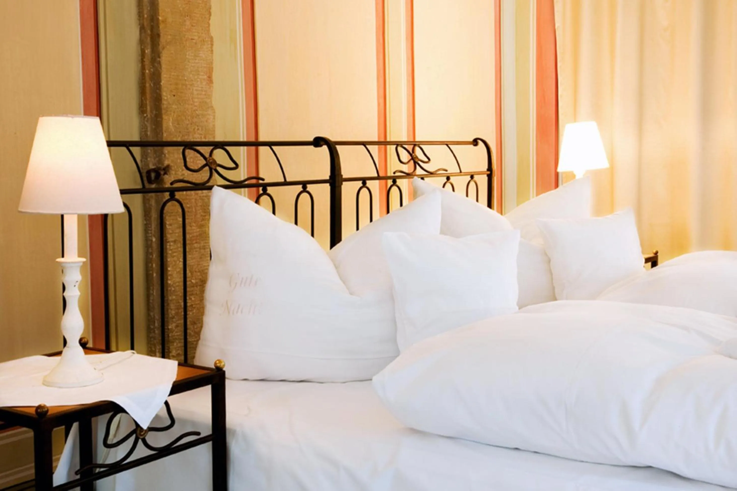 Photo of the whole room, Bed in Villa Sorgenfrei und Restaurant Atelier Sanssouci