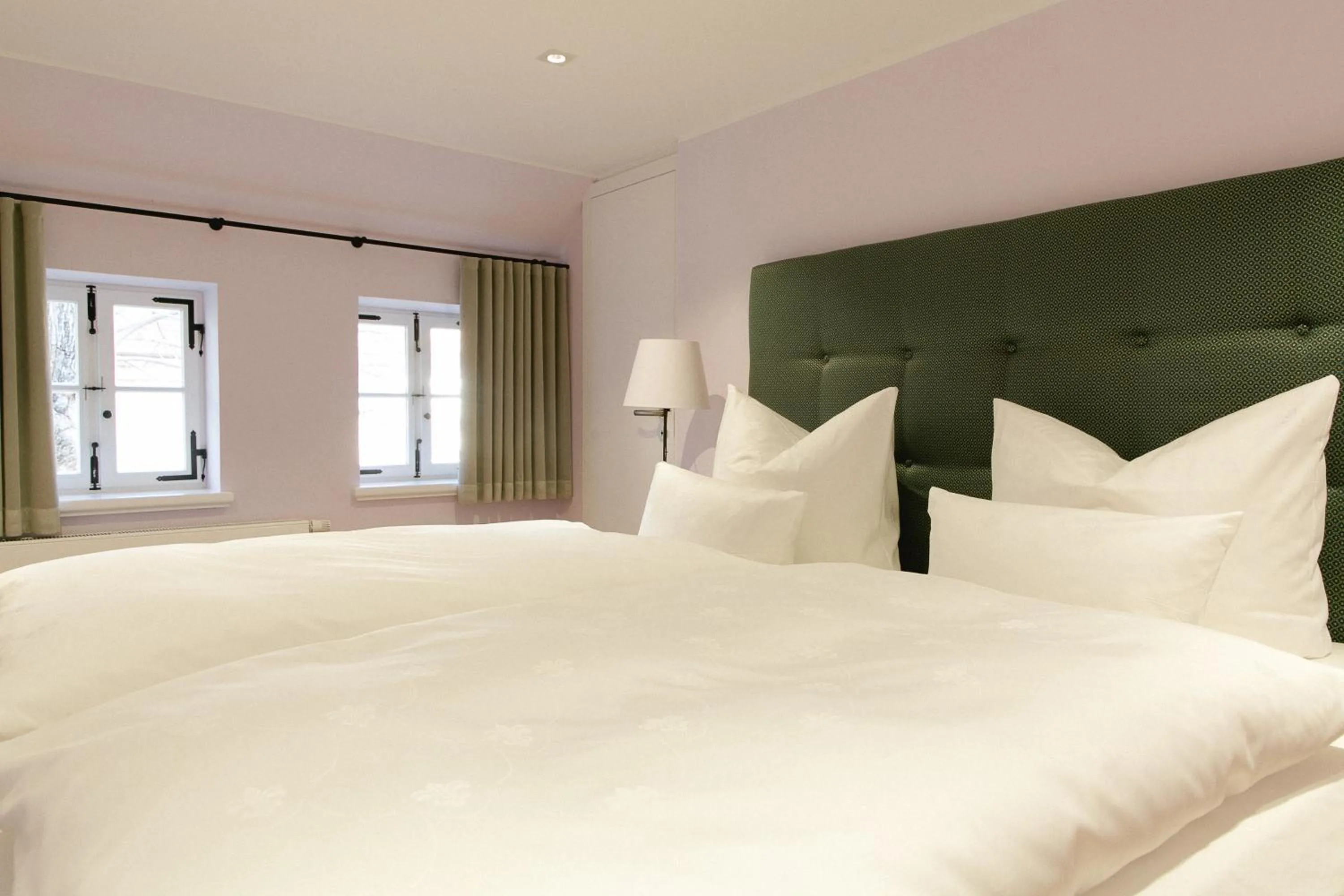 Photo of the whole room, Bed in Villa Sorgenfrei und Restaurant Atelier Sanssouci