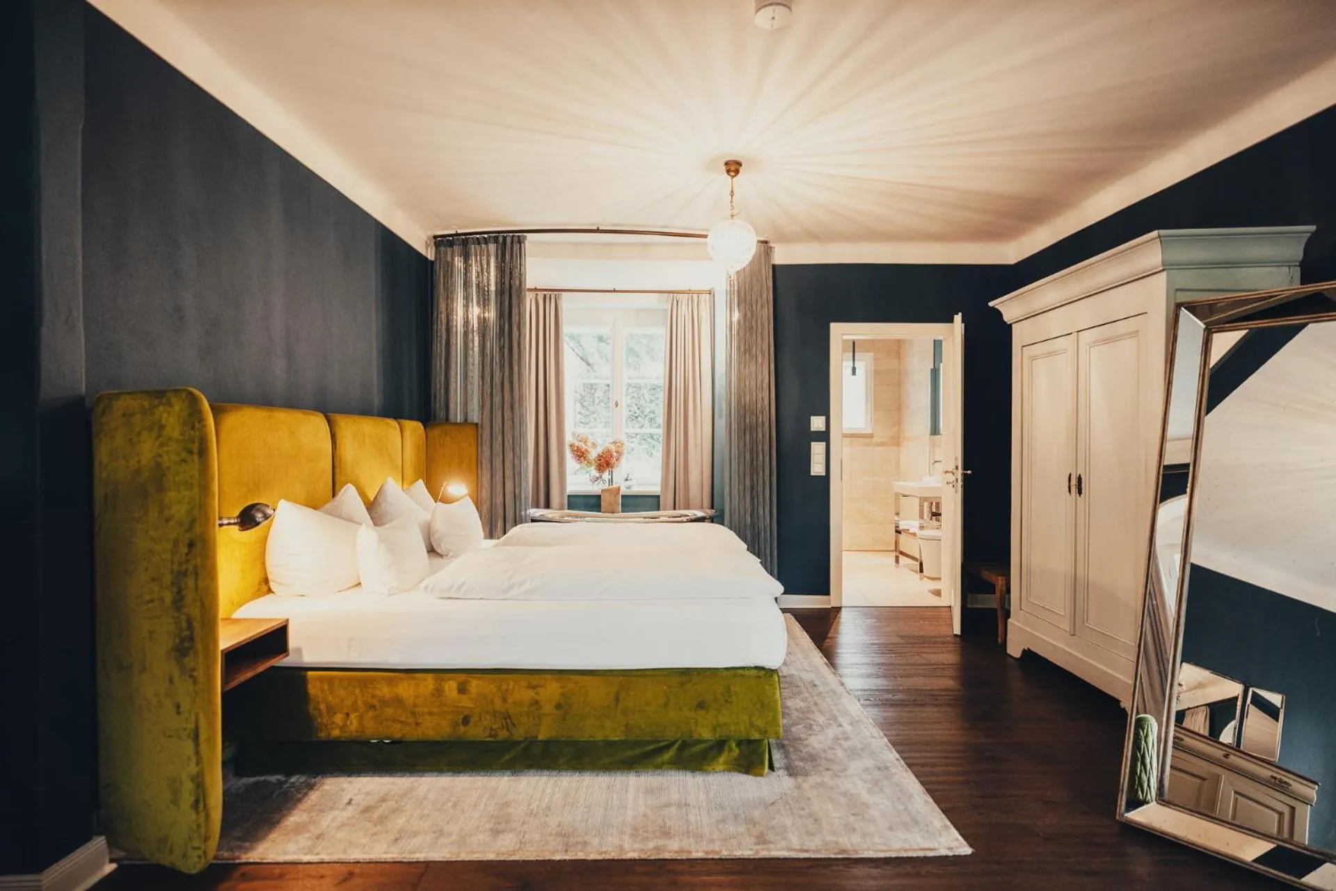 Bedroom, Bed in Villa Sorgenfrei und Restaurant Atelier Sanssouci