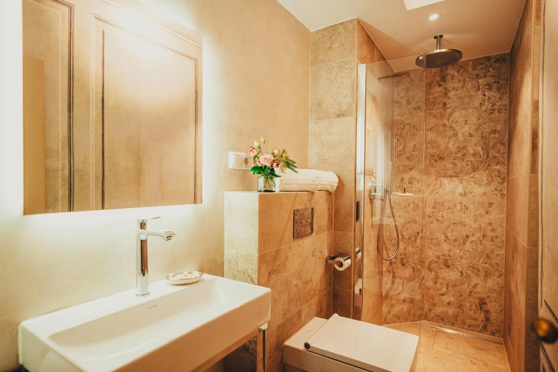 Bathroom in Villa Sorgenfrei und Restaurant Atelier Sanssouci