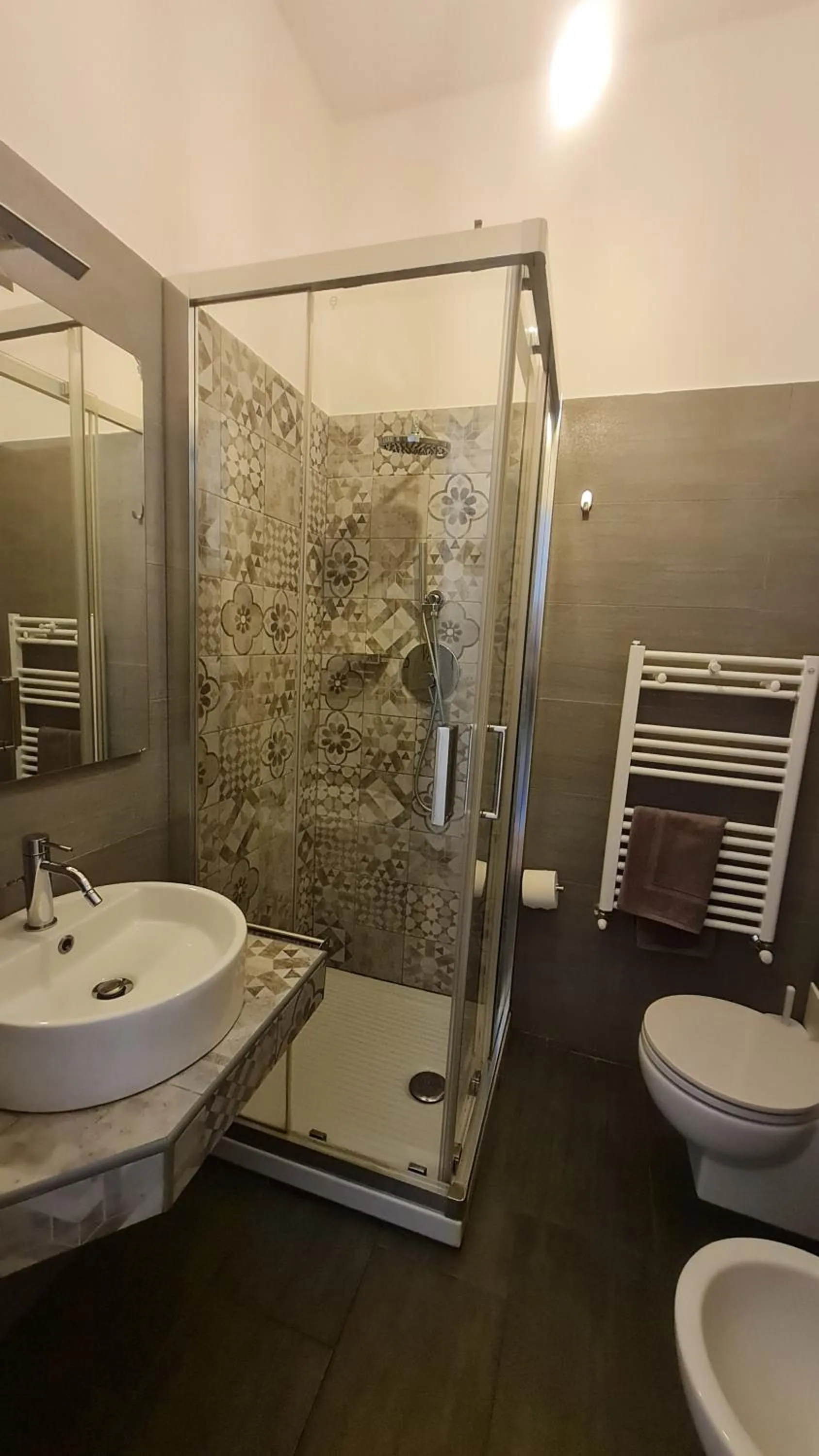 Shower in B&B Verdeoliva