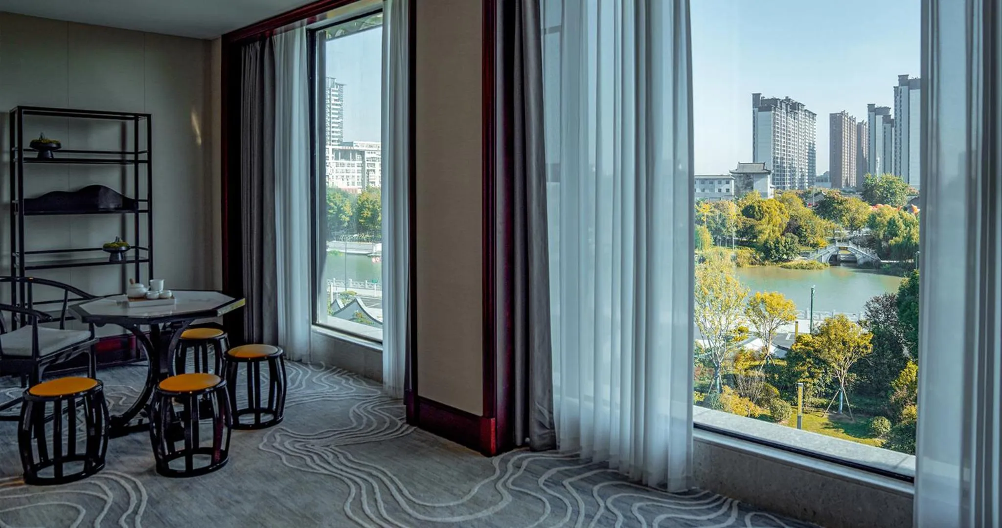 Seating area in Yancheng Shuicheng Hotel