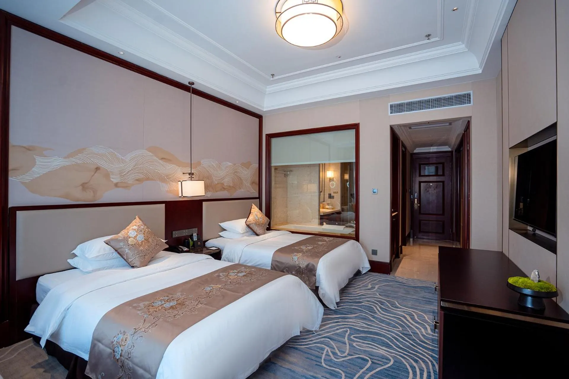 Photo of the whole room, Bed in Yancheng Shuicheng Hotel