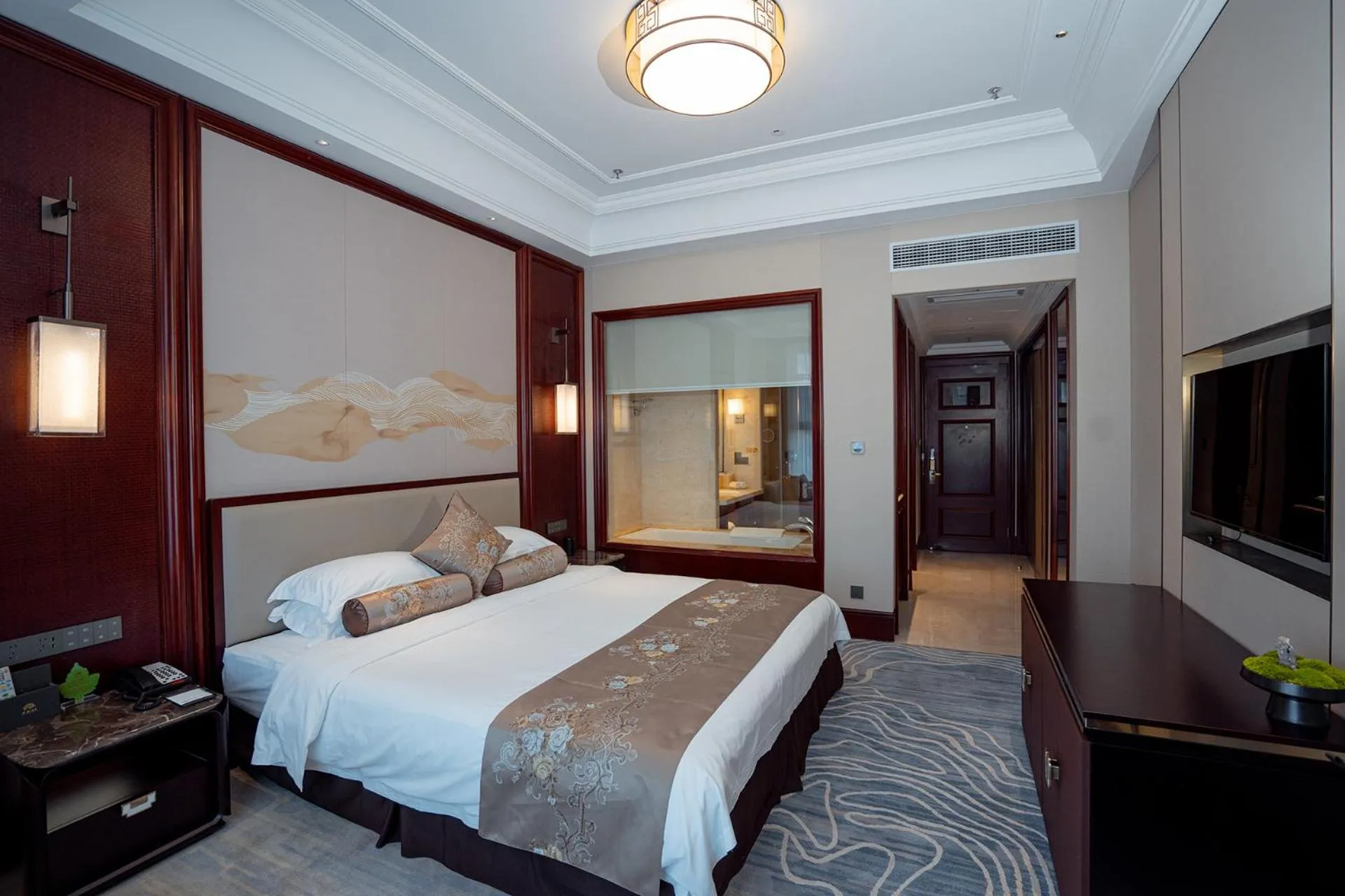 Photo of the whole room, Bed in Yancheng Shuicheng Hotel