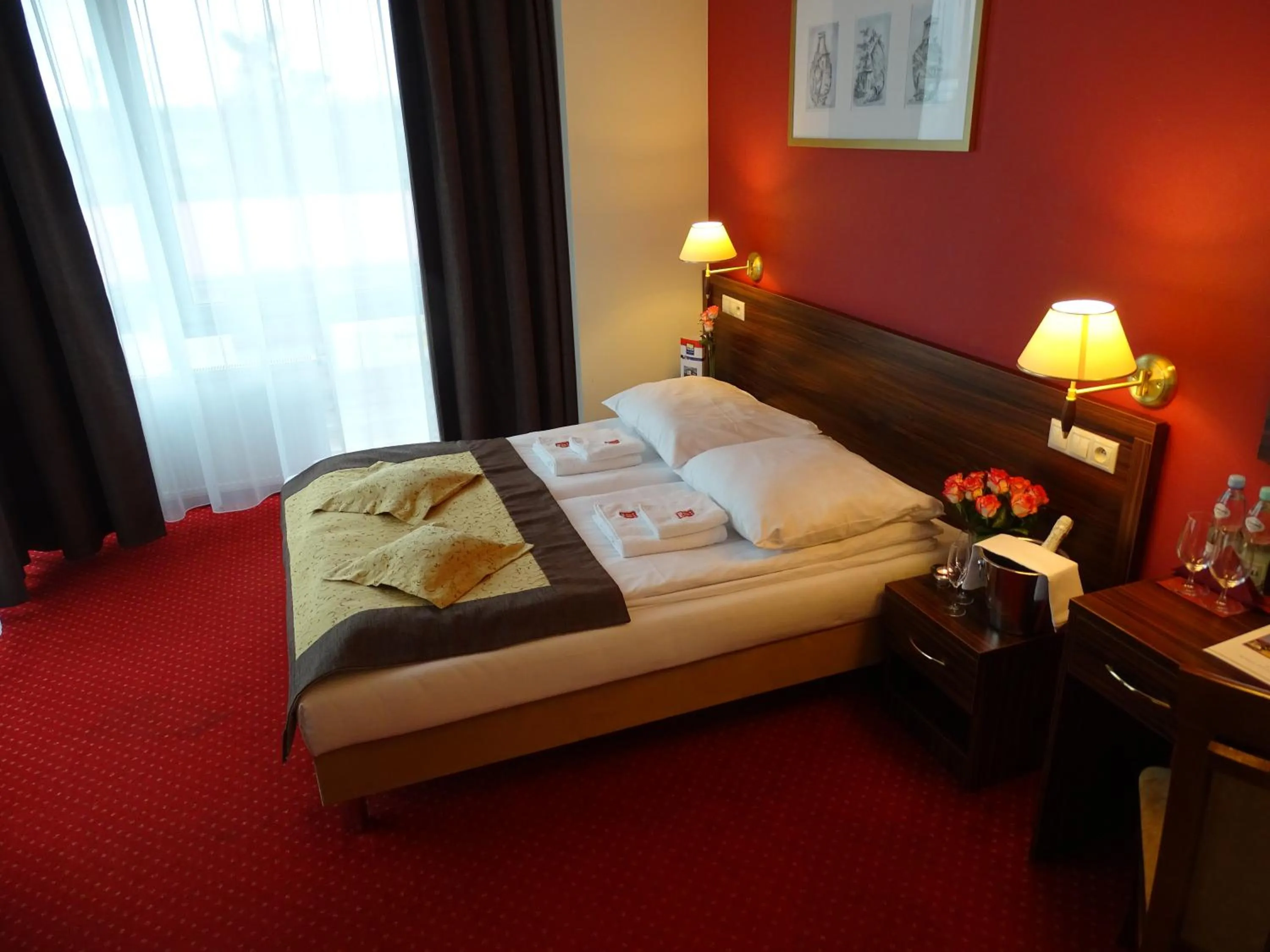 Day, Bed in Hotel Pikul