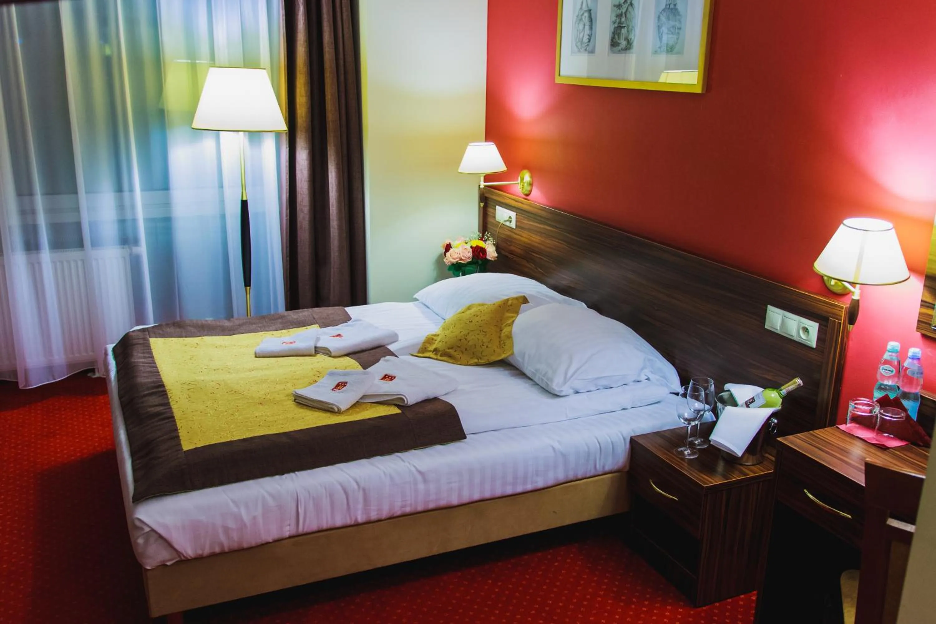 Photo of the whole room, Bed in Hotel Pikul