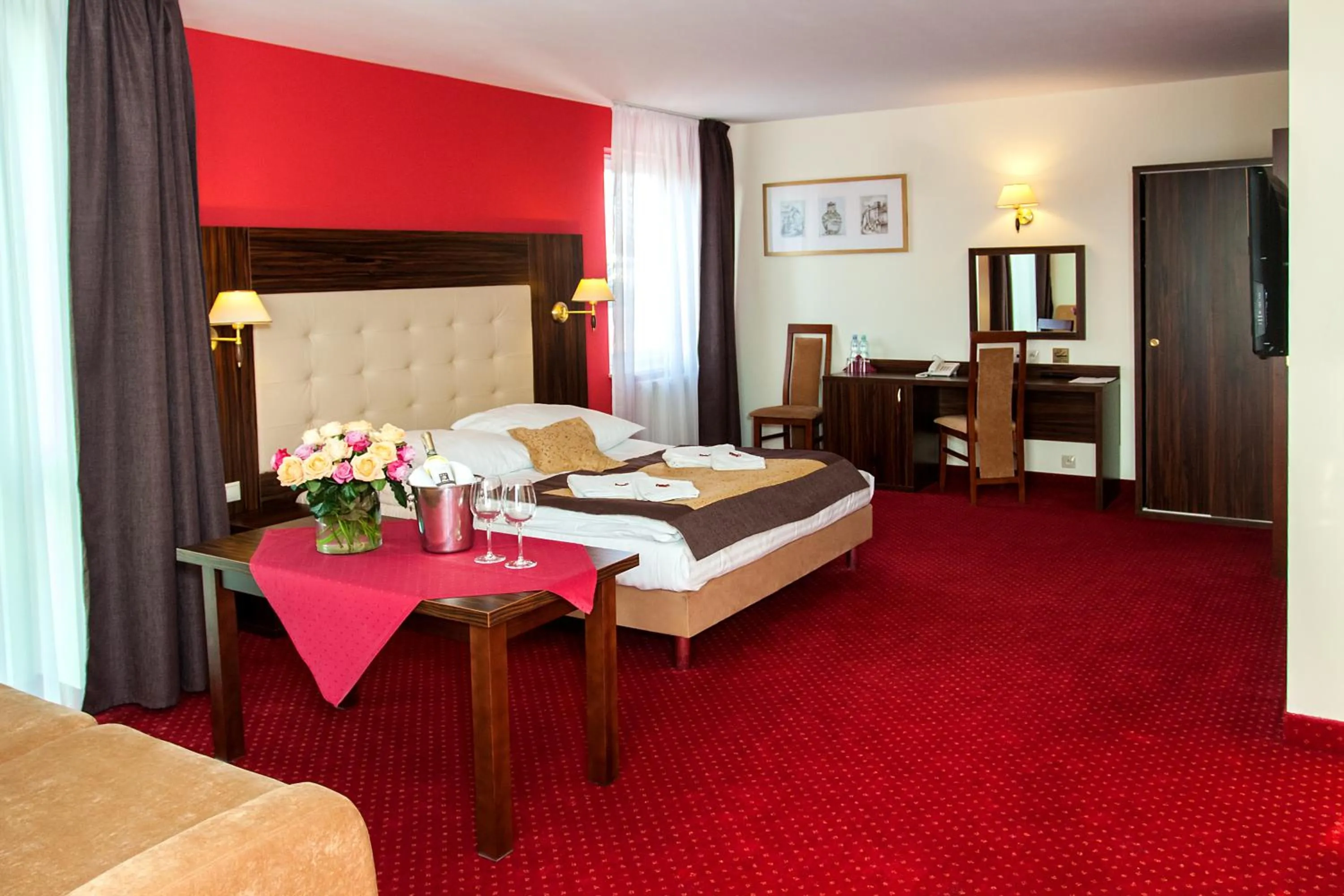 Day, Bed in Hotel Pikul