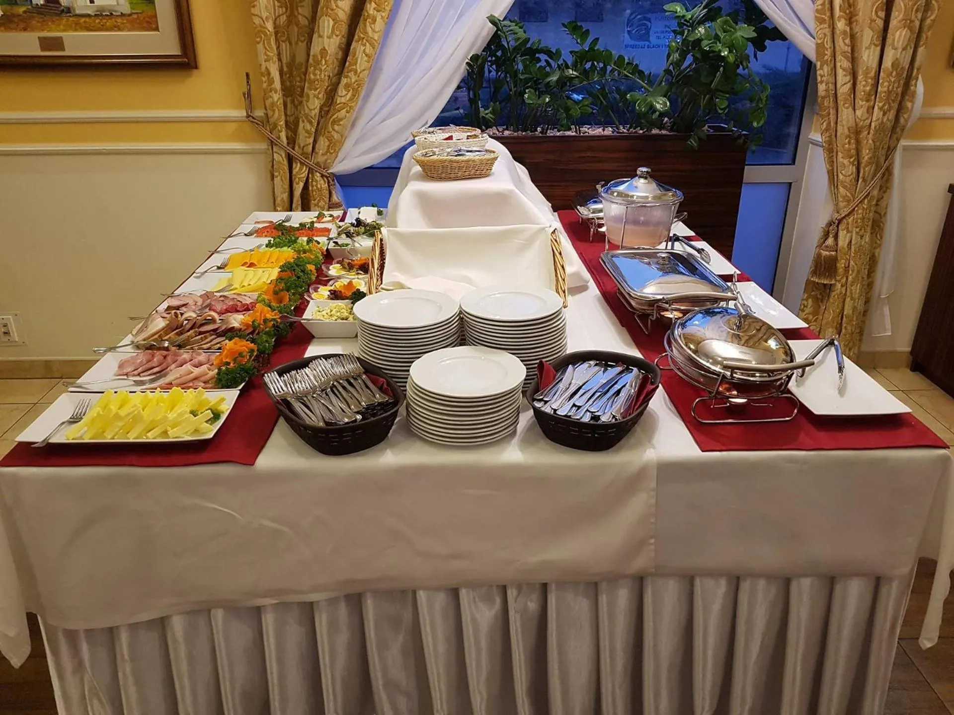 Breakfast in Hotel Pikul