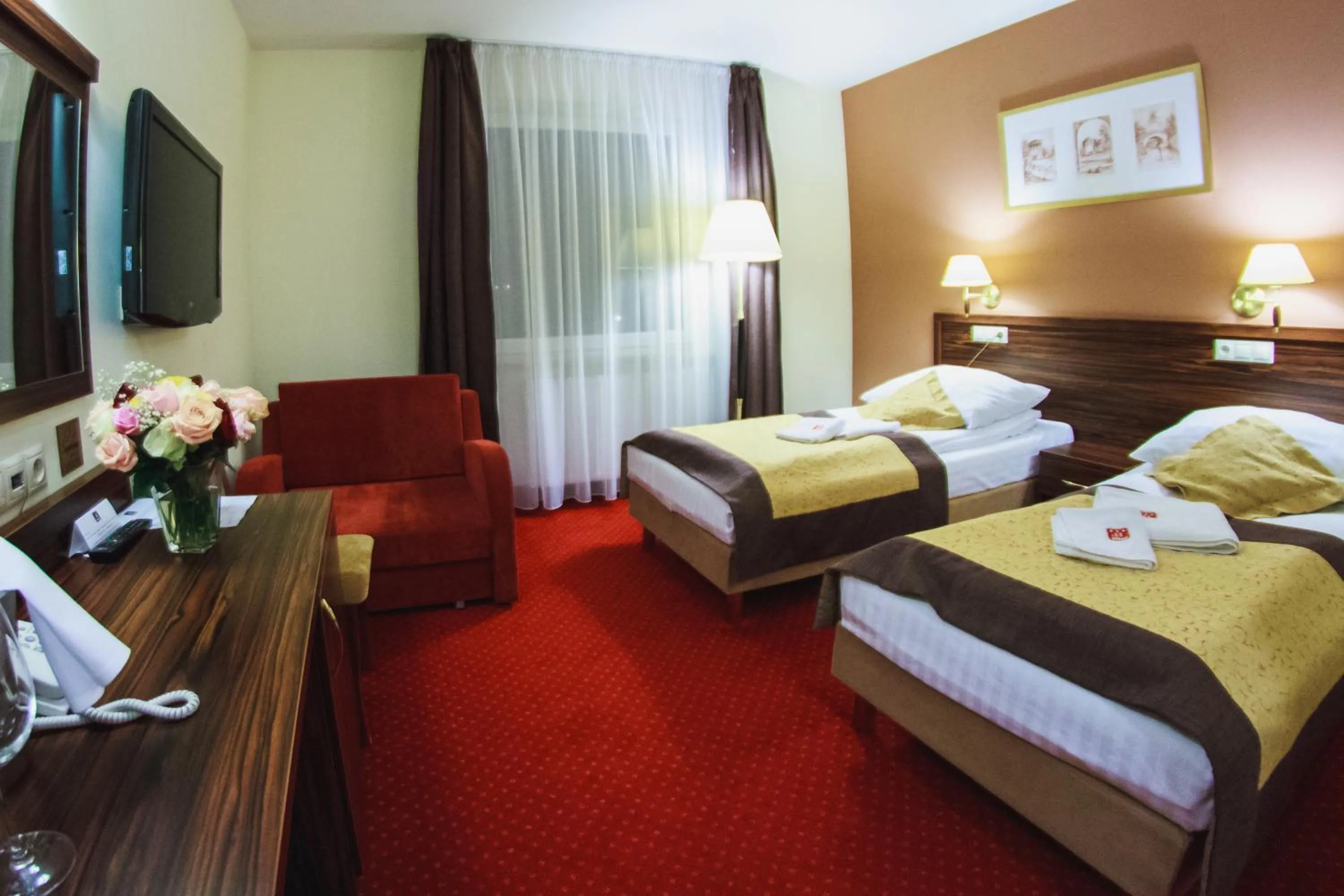 Photo of the whole room, Bed in Hotel Pikul