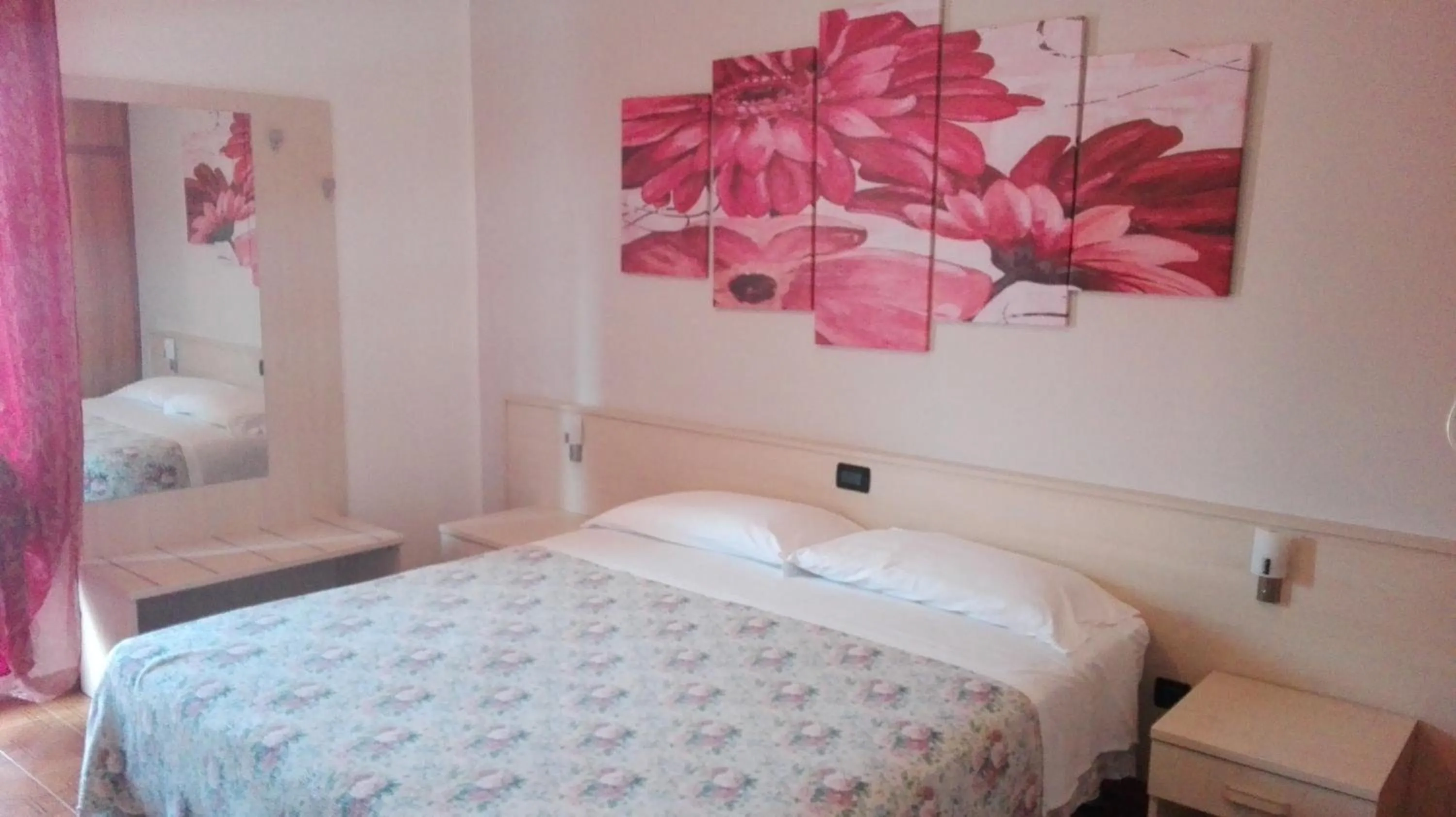 Bed in Albergo Neni
