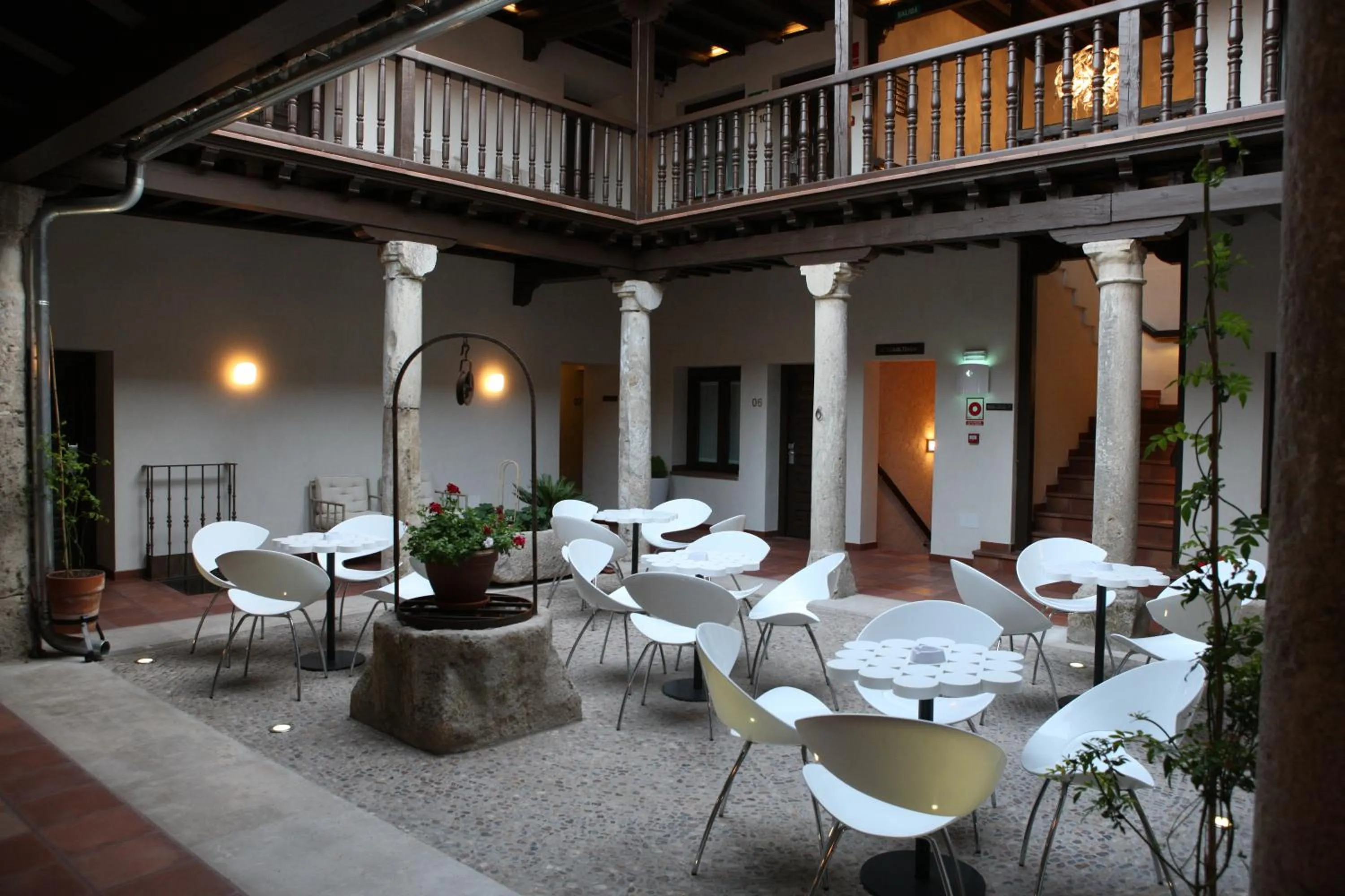 Patio in Evenia Alcalá Boutique Hotel