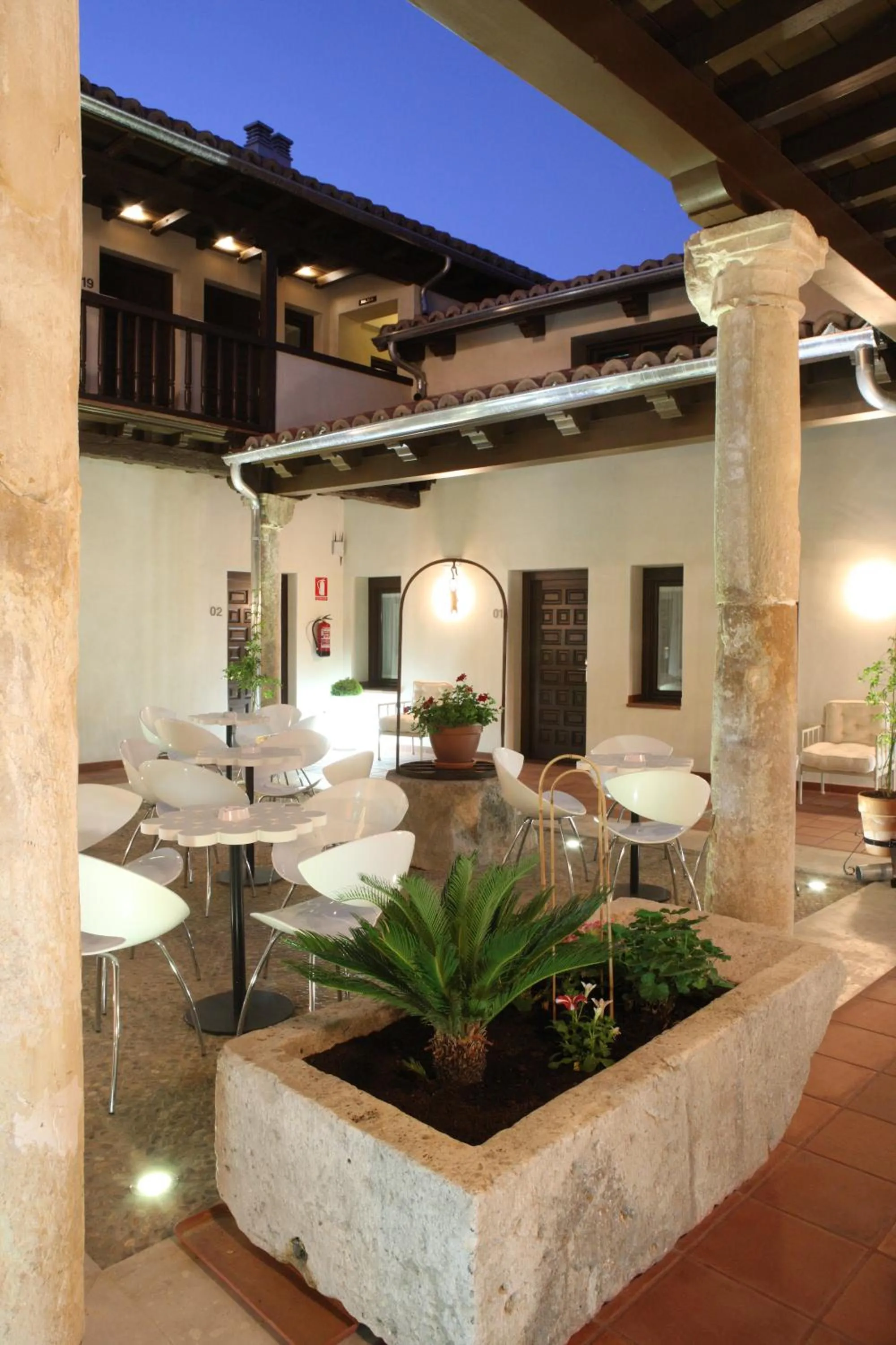 Patio in Evenia Alcalá Boutique Hotel