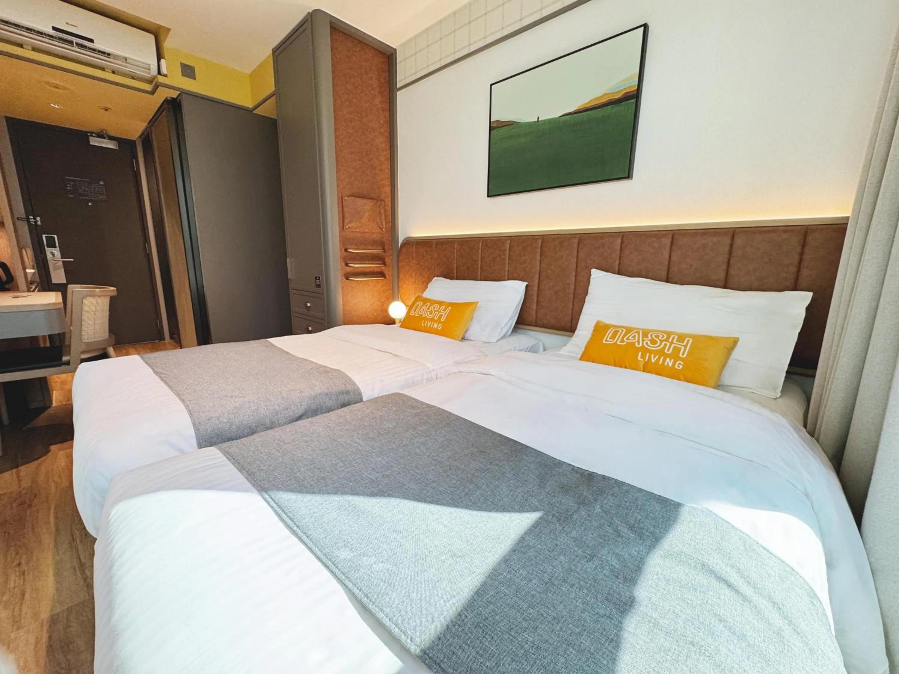 Bed in Dash Living on Hollywood