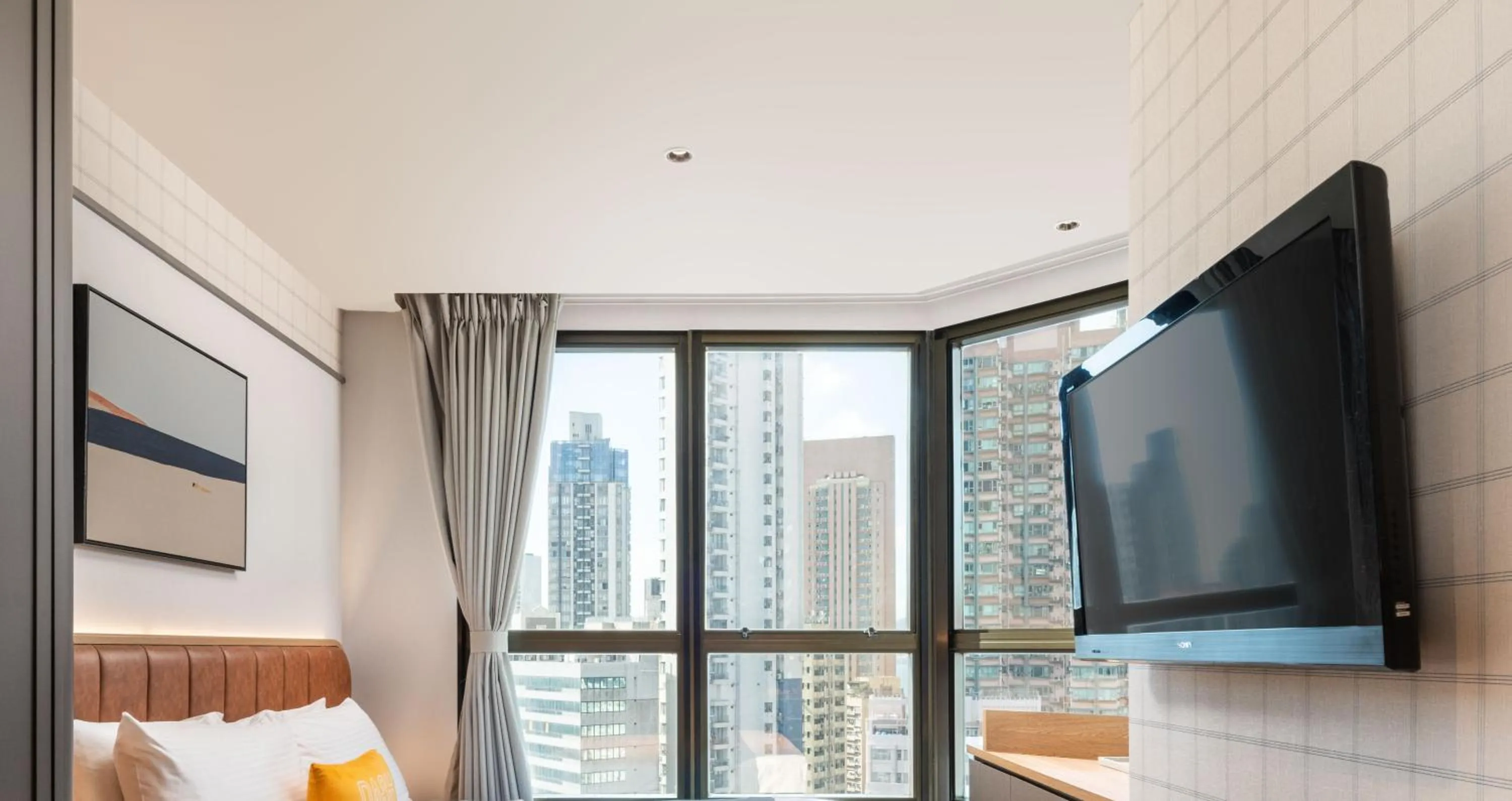 Bed in Dash Living on Hollywood