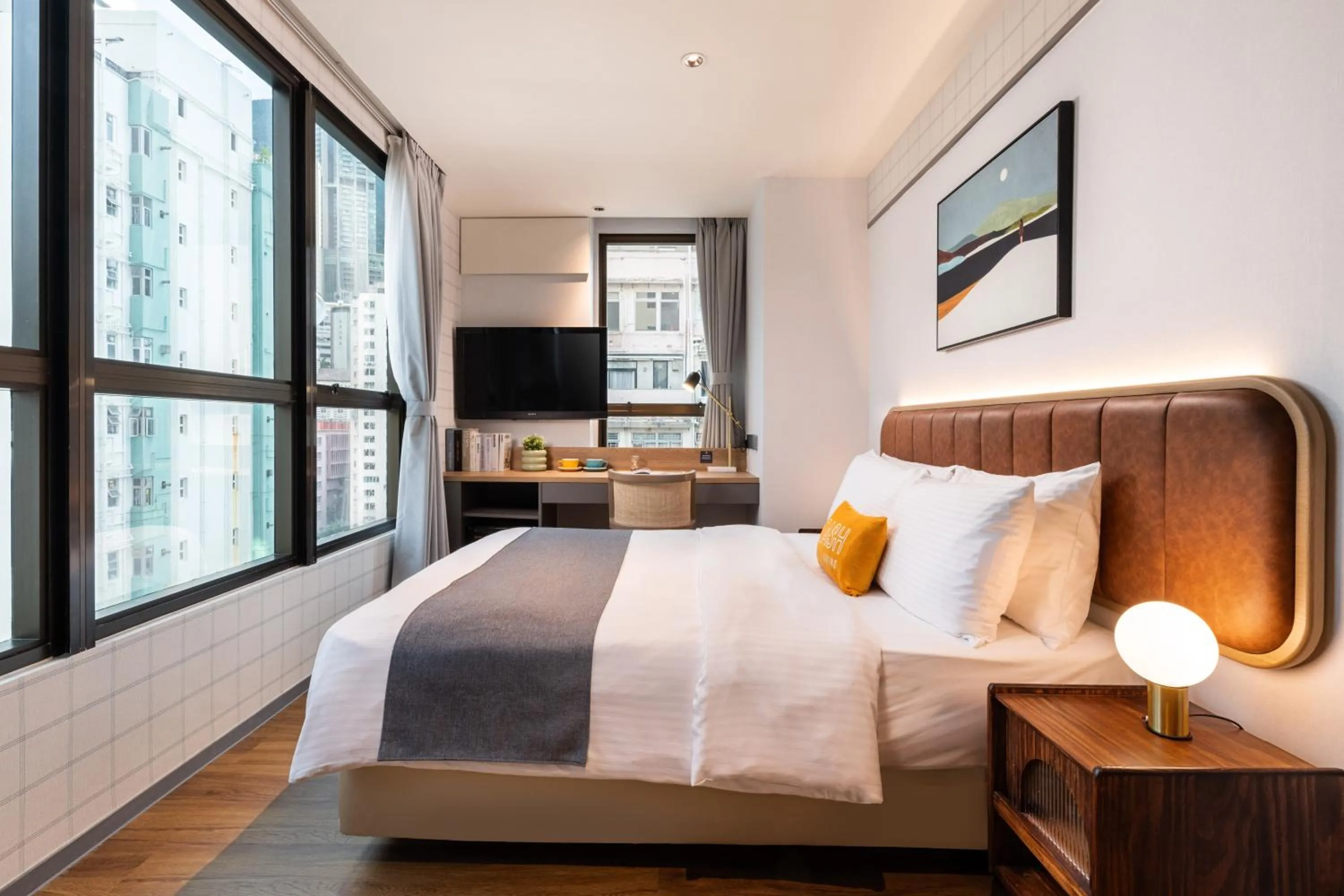 Bed in Dash Living on Hollywood