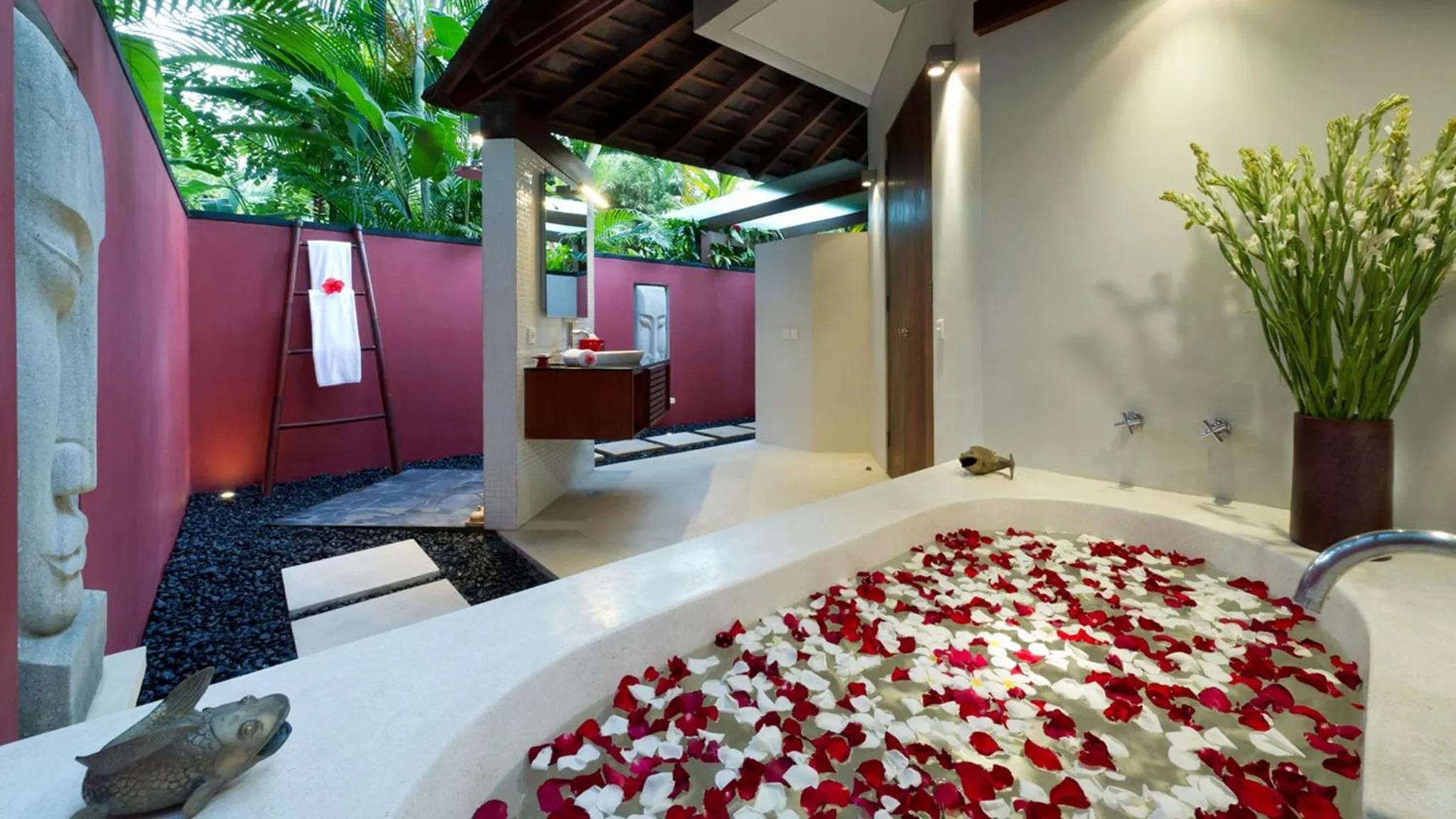 Photo of the whole room, Bed in The Anandita by Elite Havens