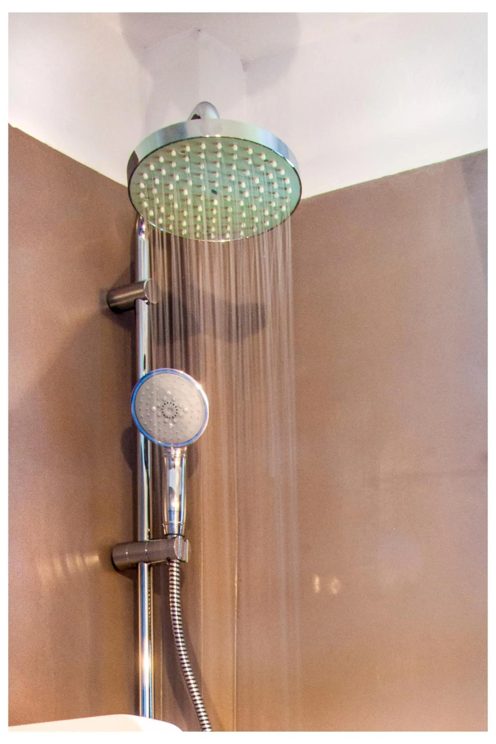 Shower in Tree of Life Art Hotel