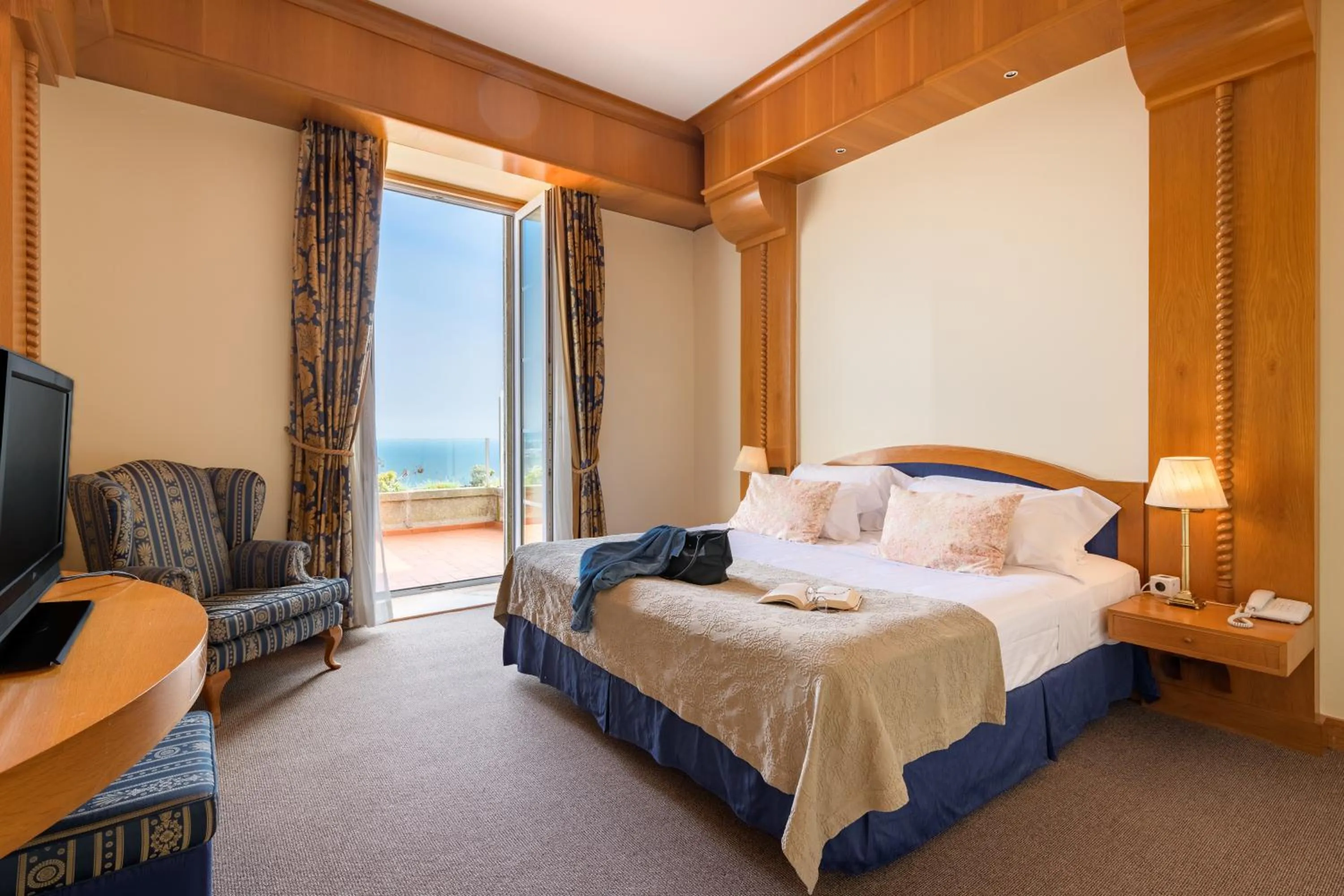 Photo of the whole room, Bed in Pousada de Viana do Castelo