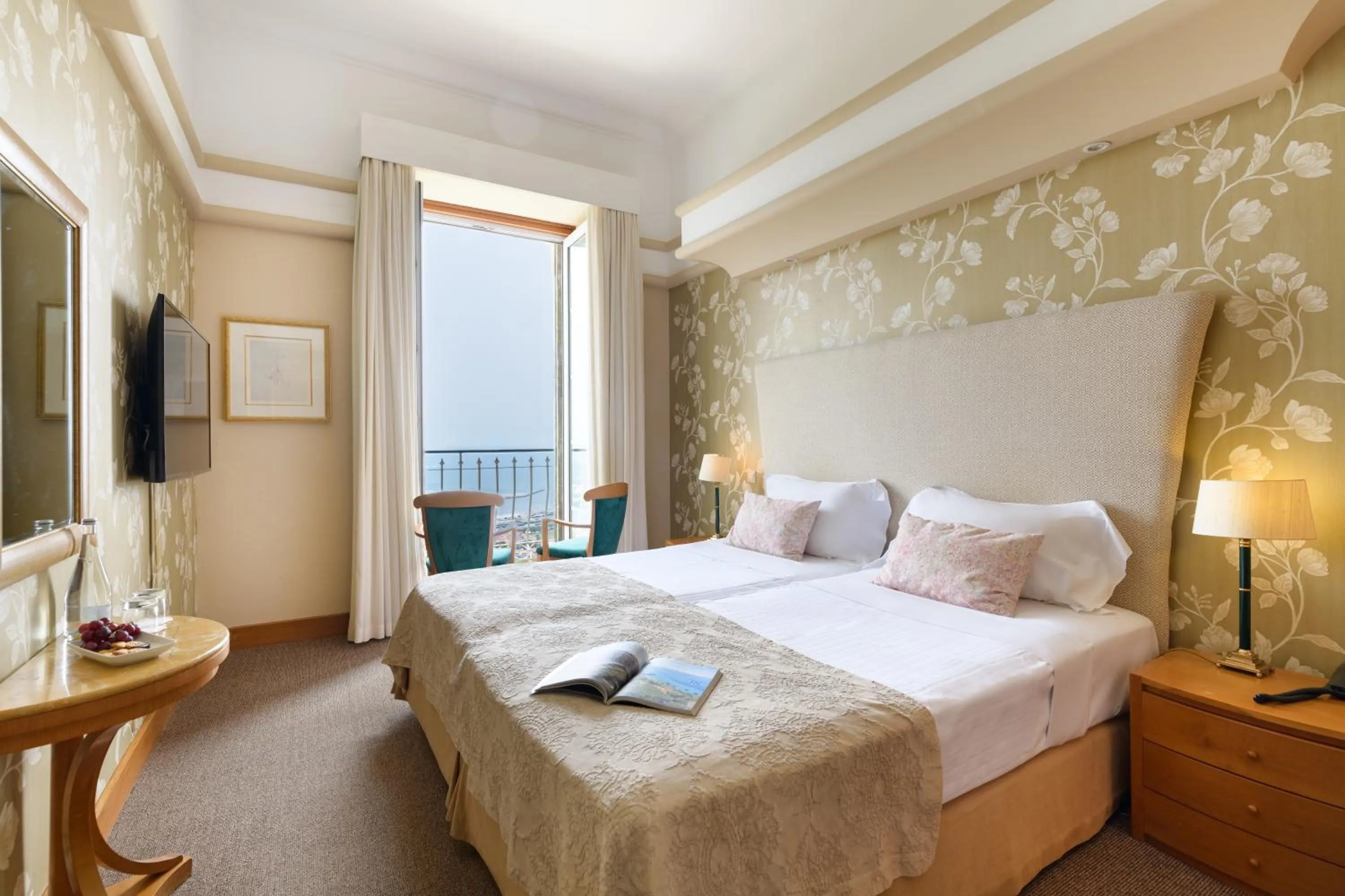 Photo of the whole room, Bed in Pousada de Viana do Castelo