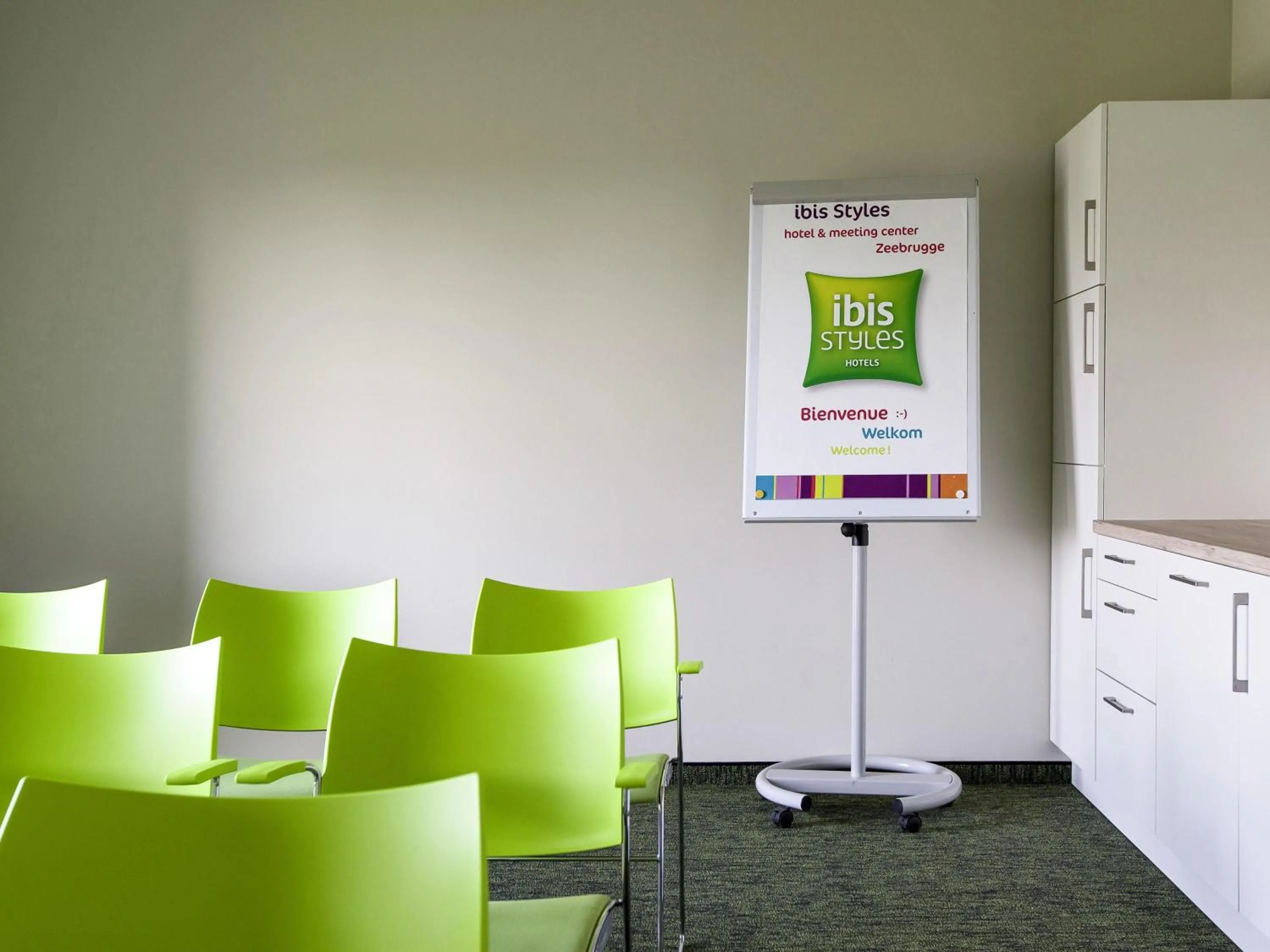 Meeting/conference room in ibis Styles Zeebrugge