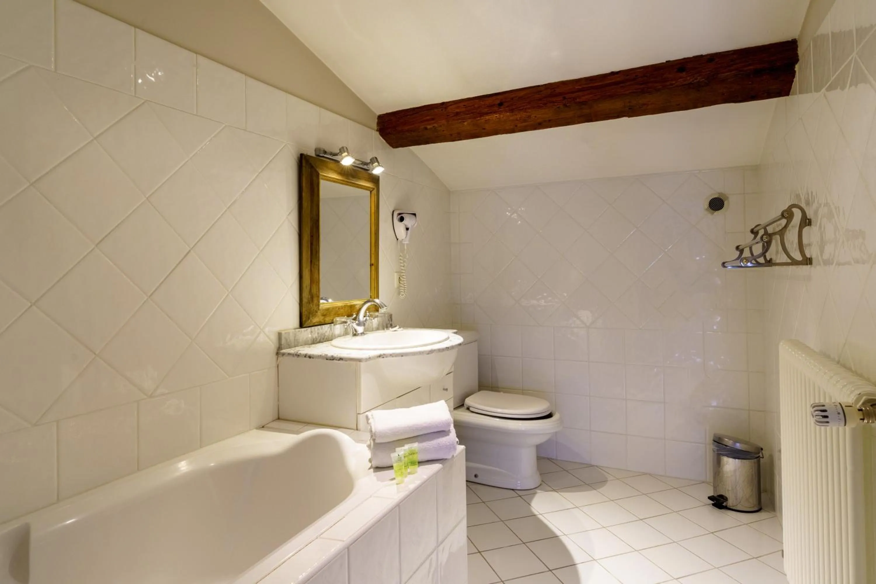 Toilet in Hôtel de Margaux