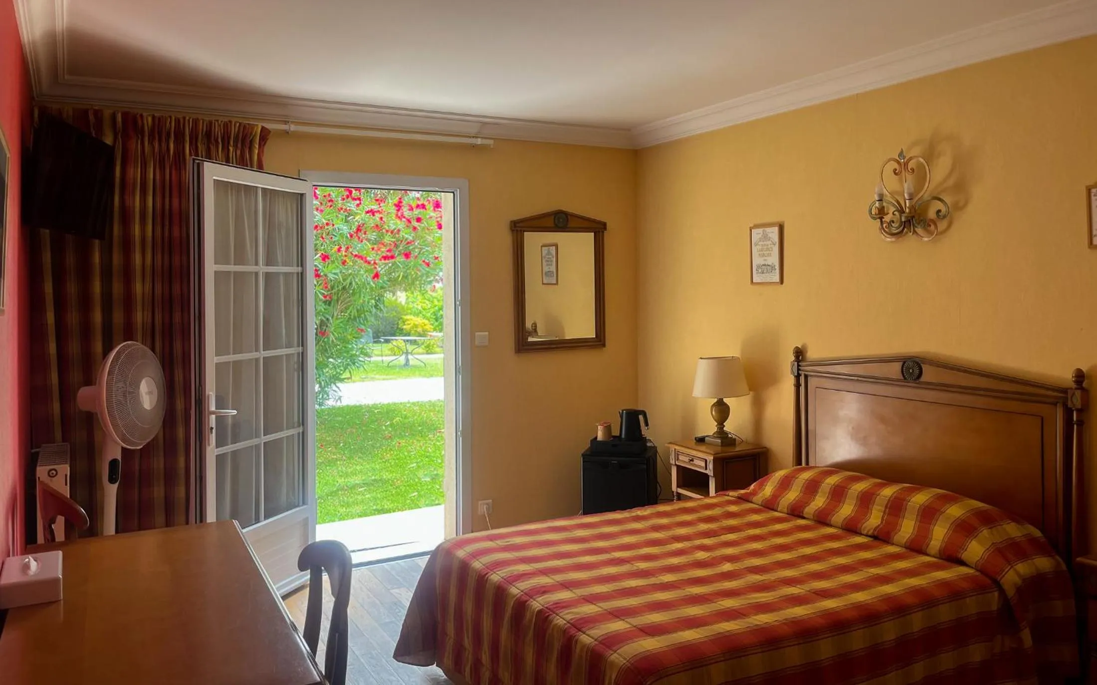 Bed in Hôtel de Margaux
