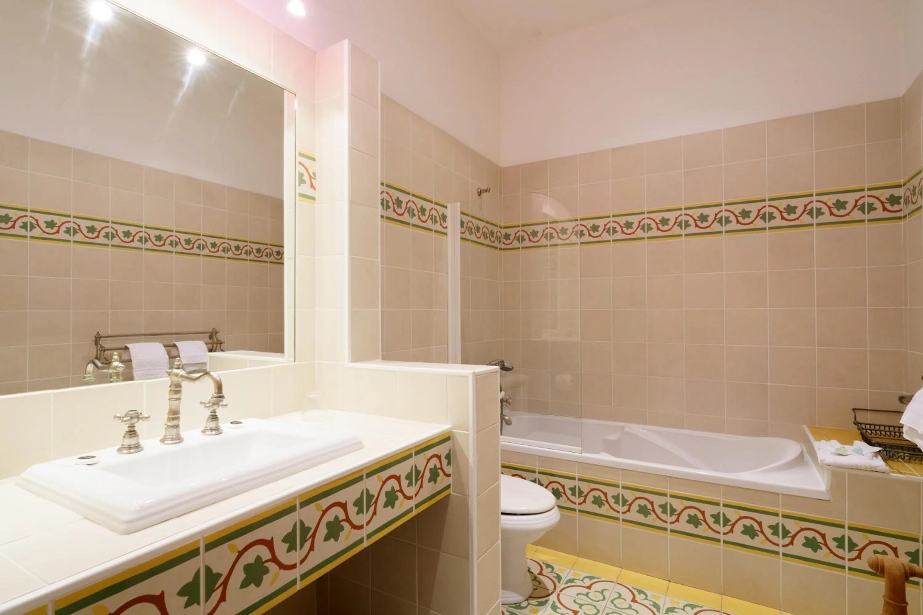 Toilet in Hôtel de Margaux