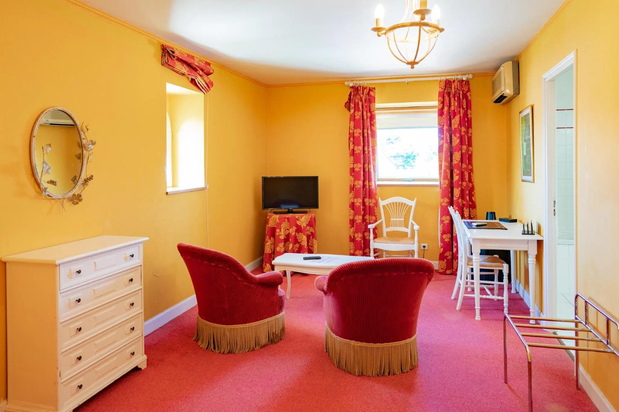 Seating area in Hôtel de Margaux