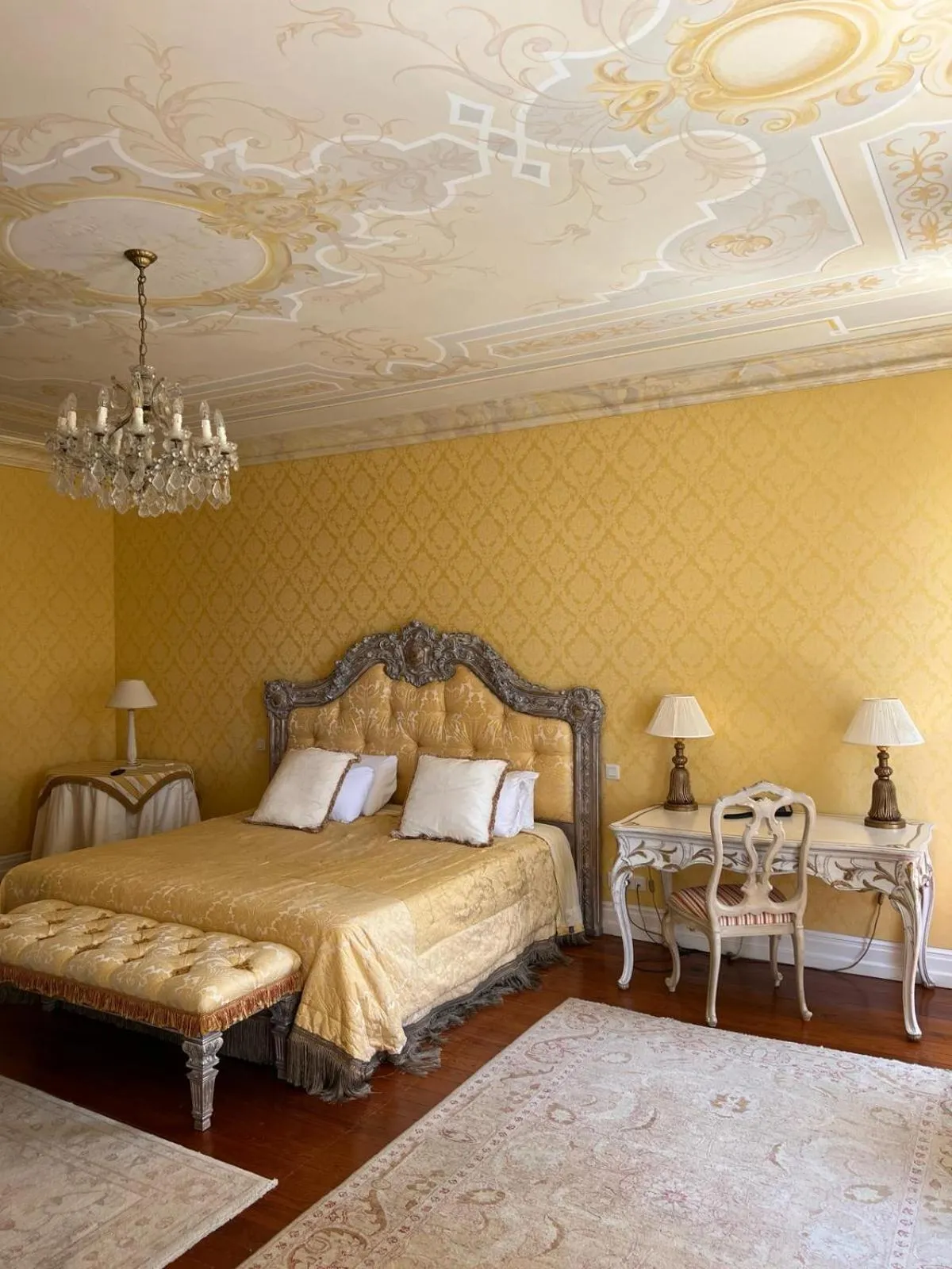 Bed in Hôtel de Margaux