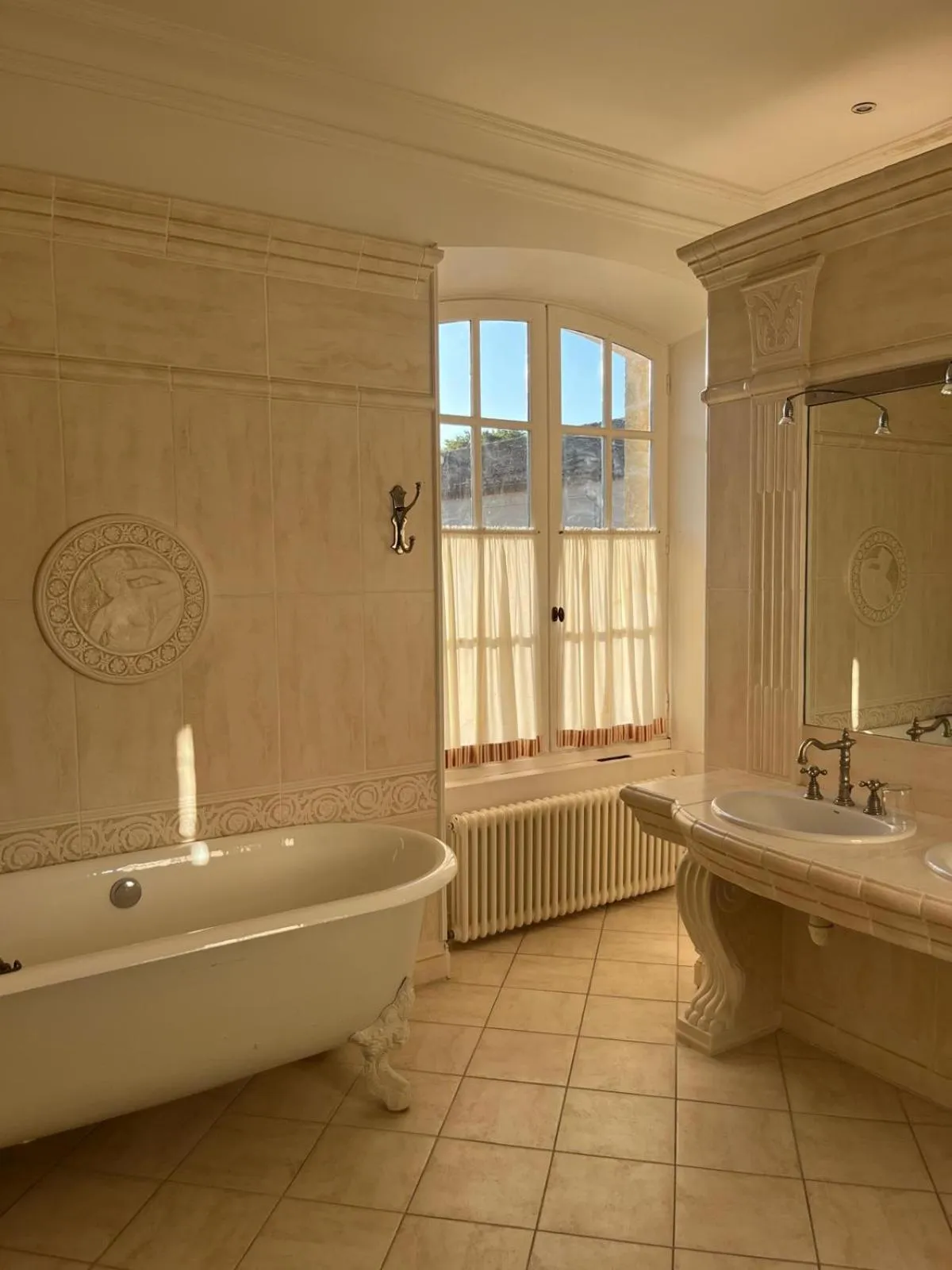 Bath in Hôtel de Margaux