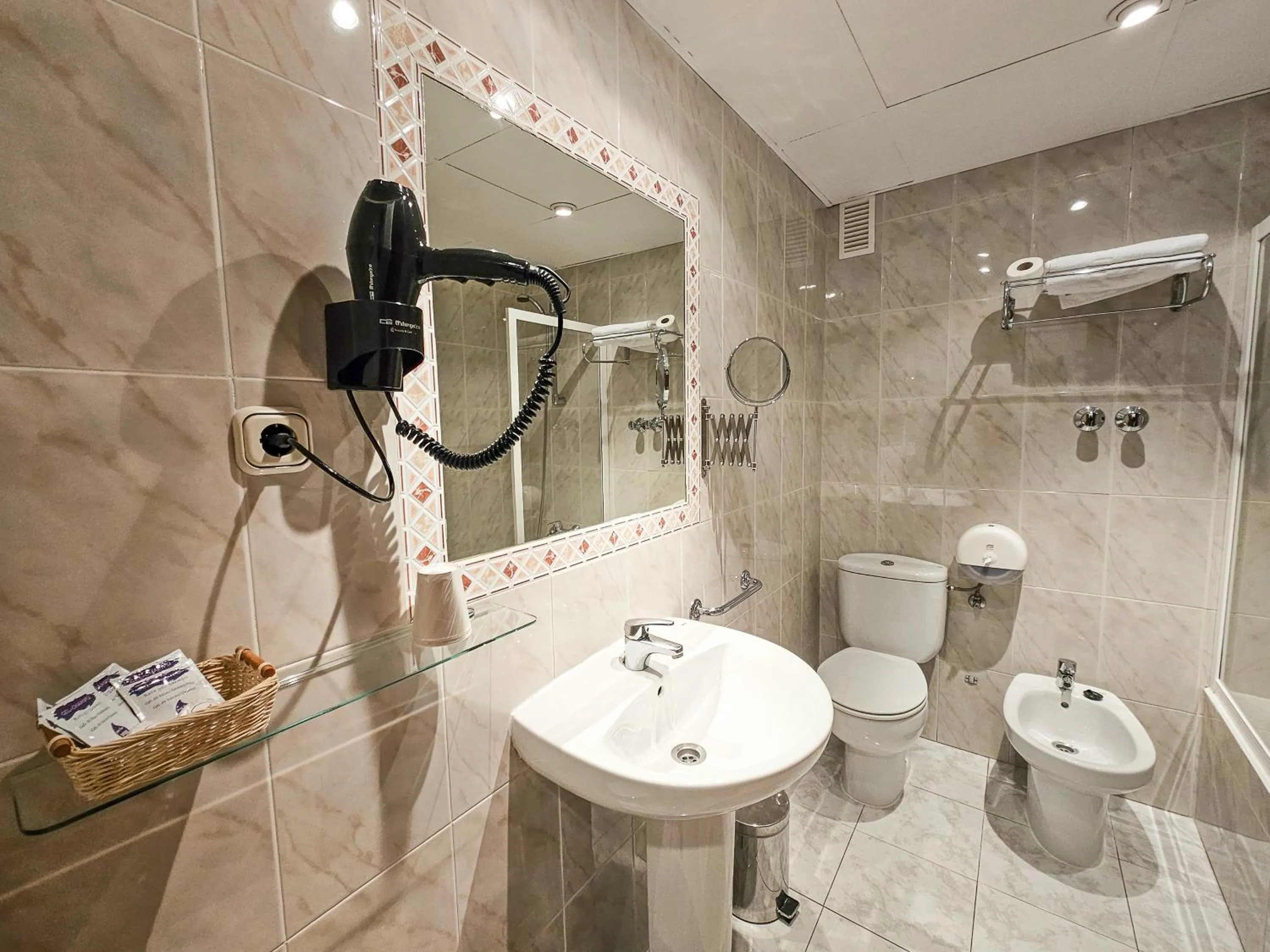 Toilet in Hotel Casa Morlans 3000