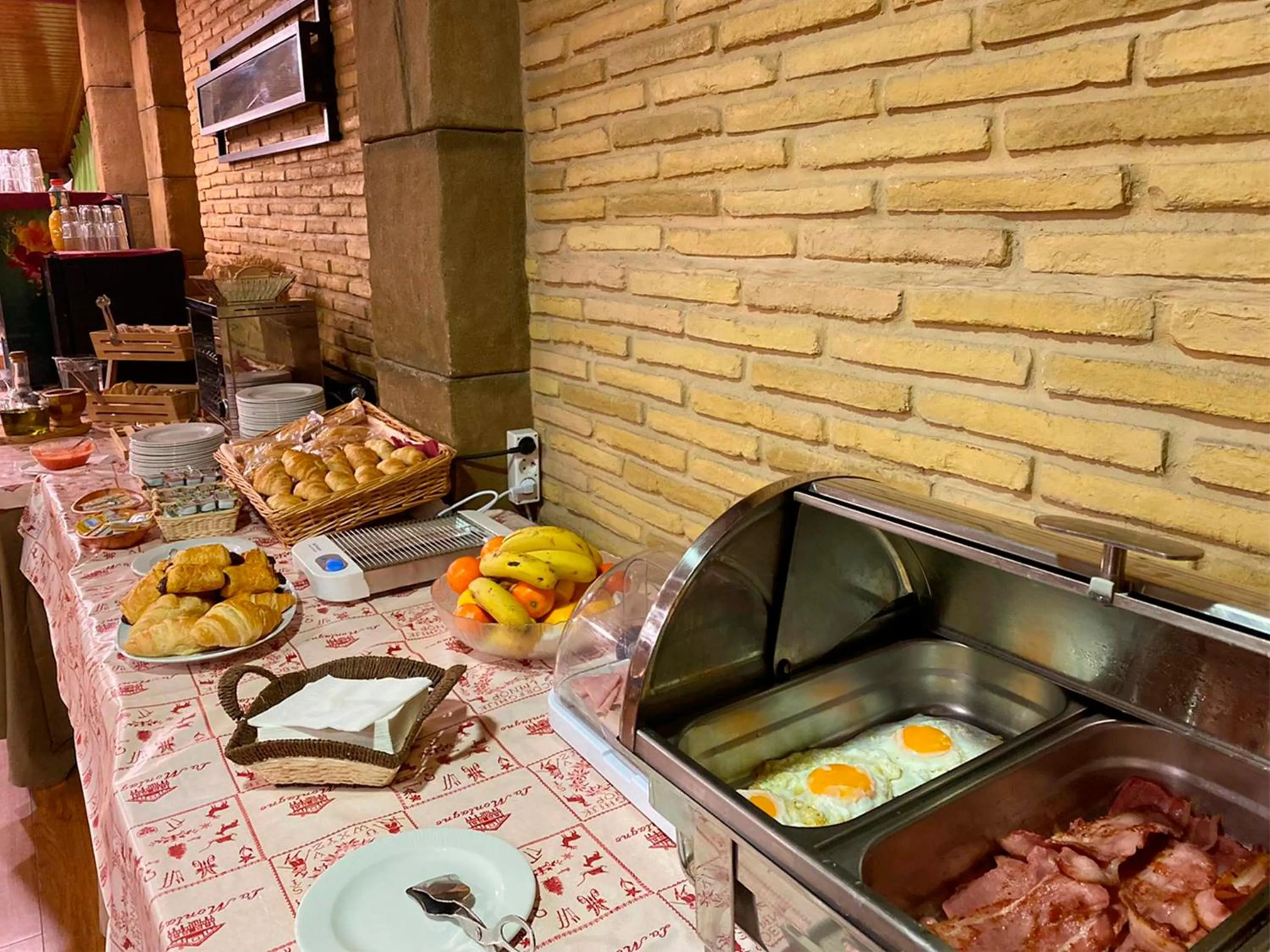 Breakfast in Hotel Casa Morlans 3000