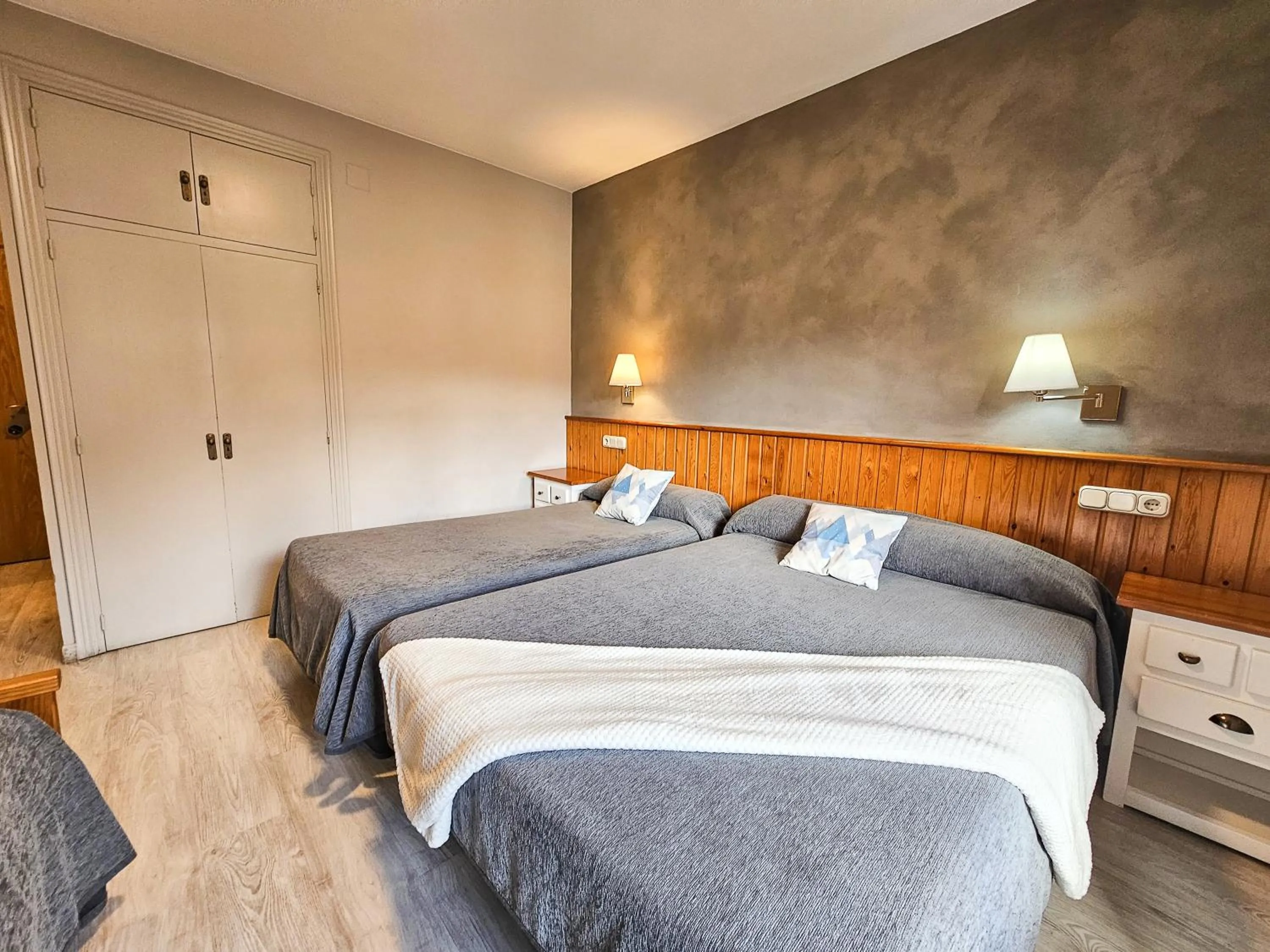 Bed in Hotel Casa Morlans 3000