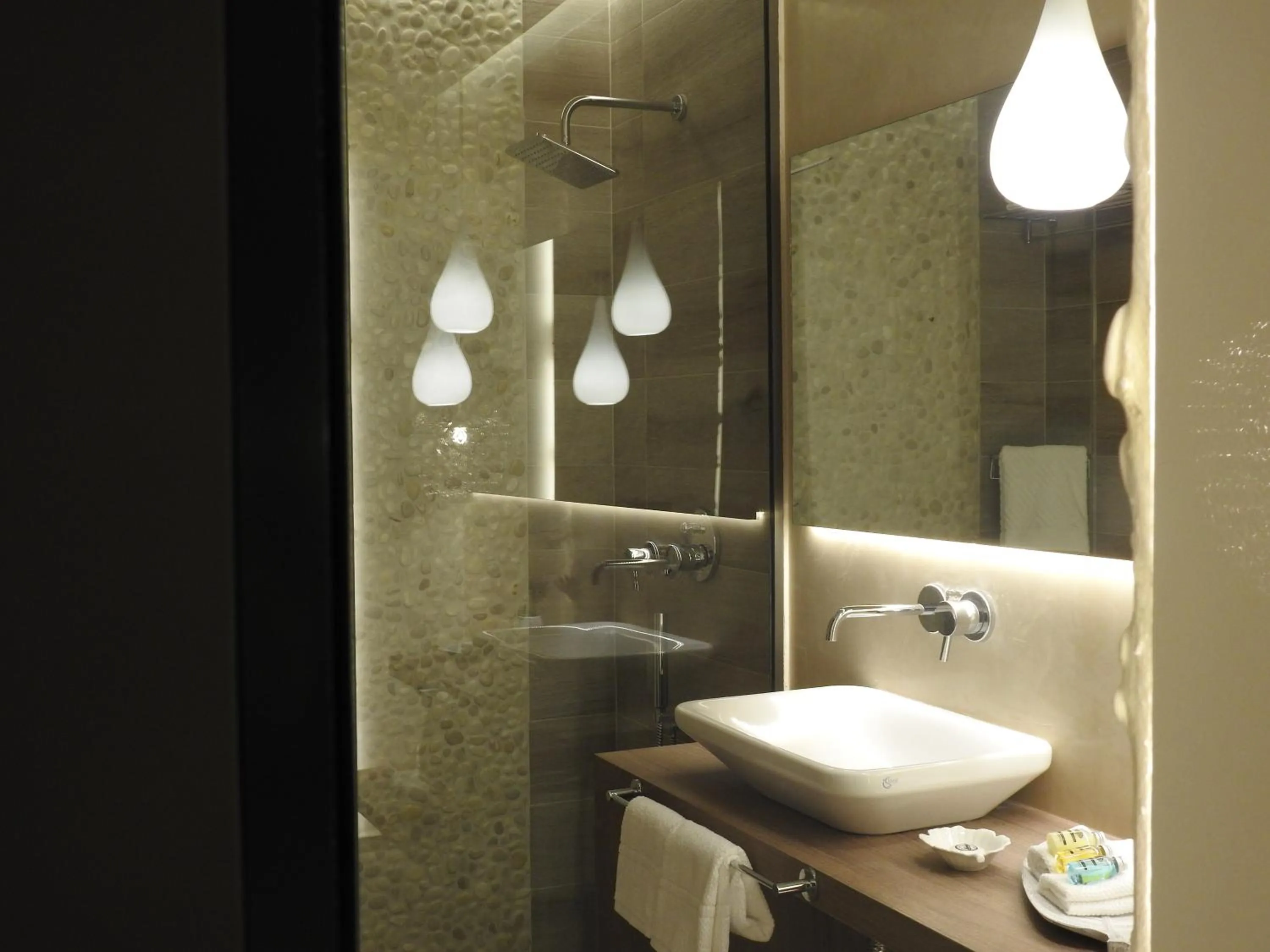 Bathroom in Nikos Ikies