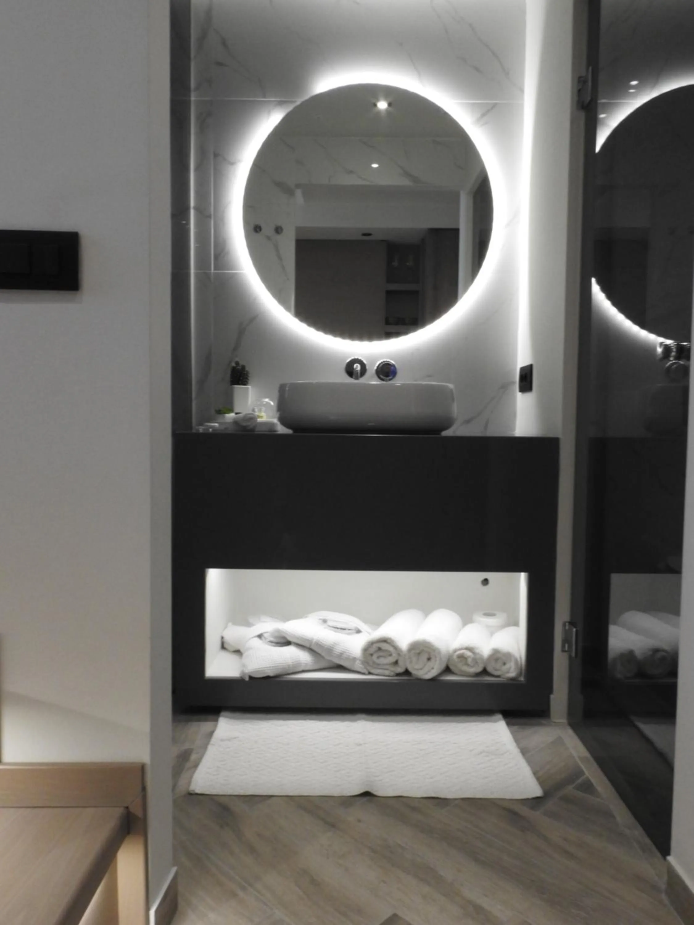 Bathroom, Bed in Nikos Ikies