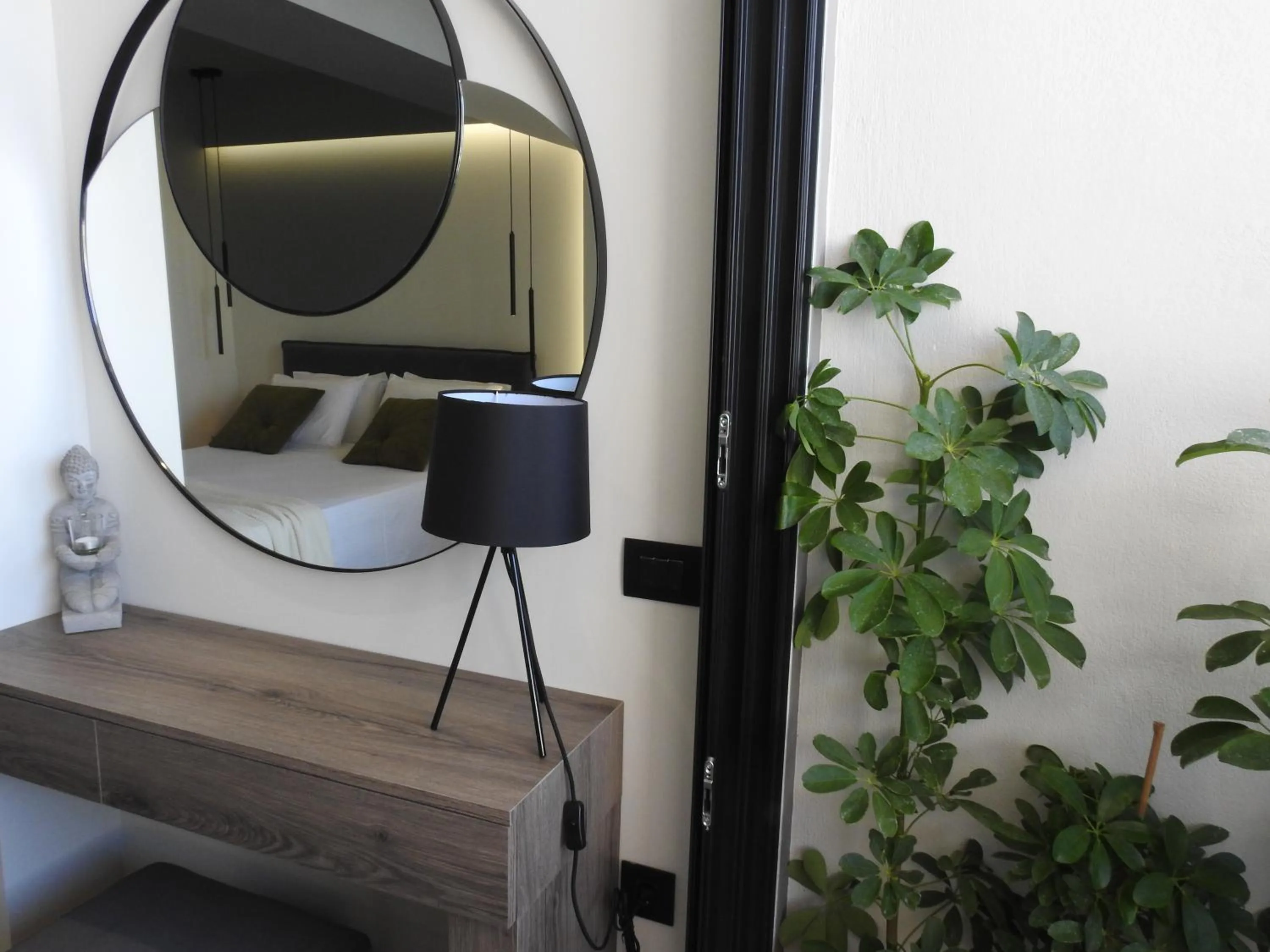 Bedroom, Bed in Nikos Ikies