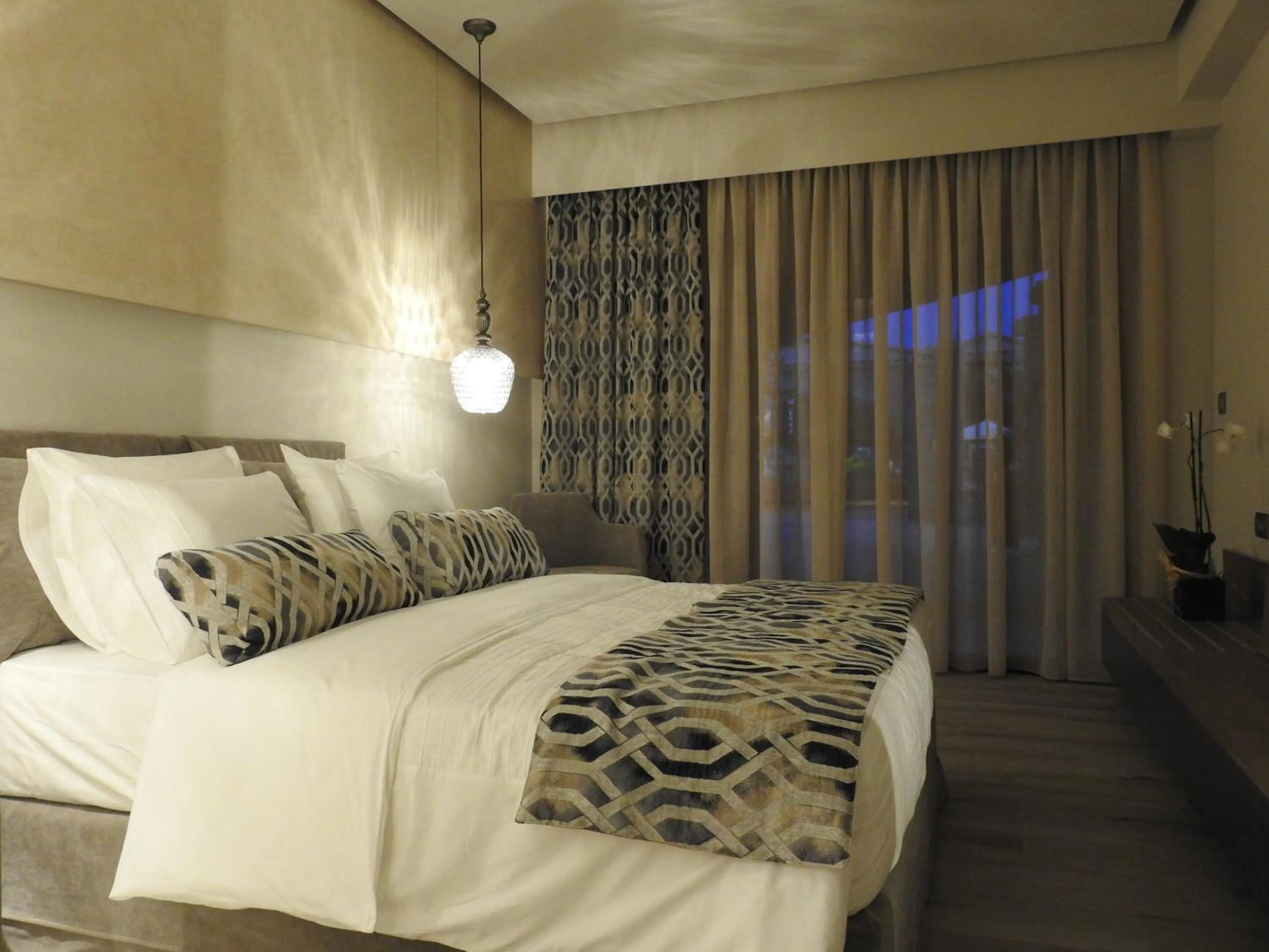 Bedroom, Bed in Nikos Ikies