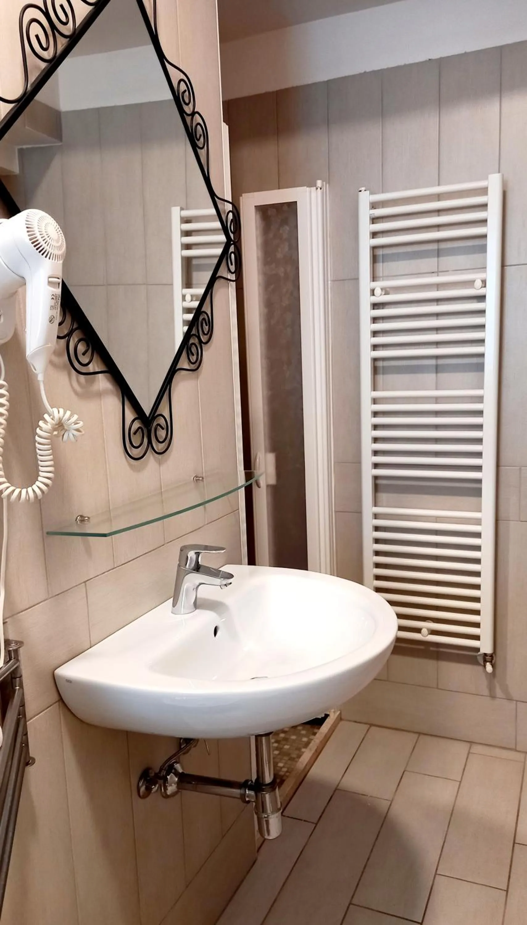 Bathroom in Hotel Brotas