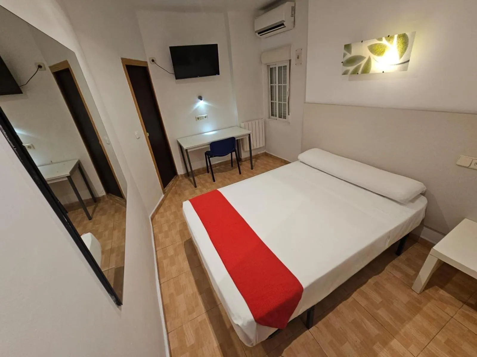 Photo of the whole room, Bed in Hostal Las Vegas