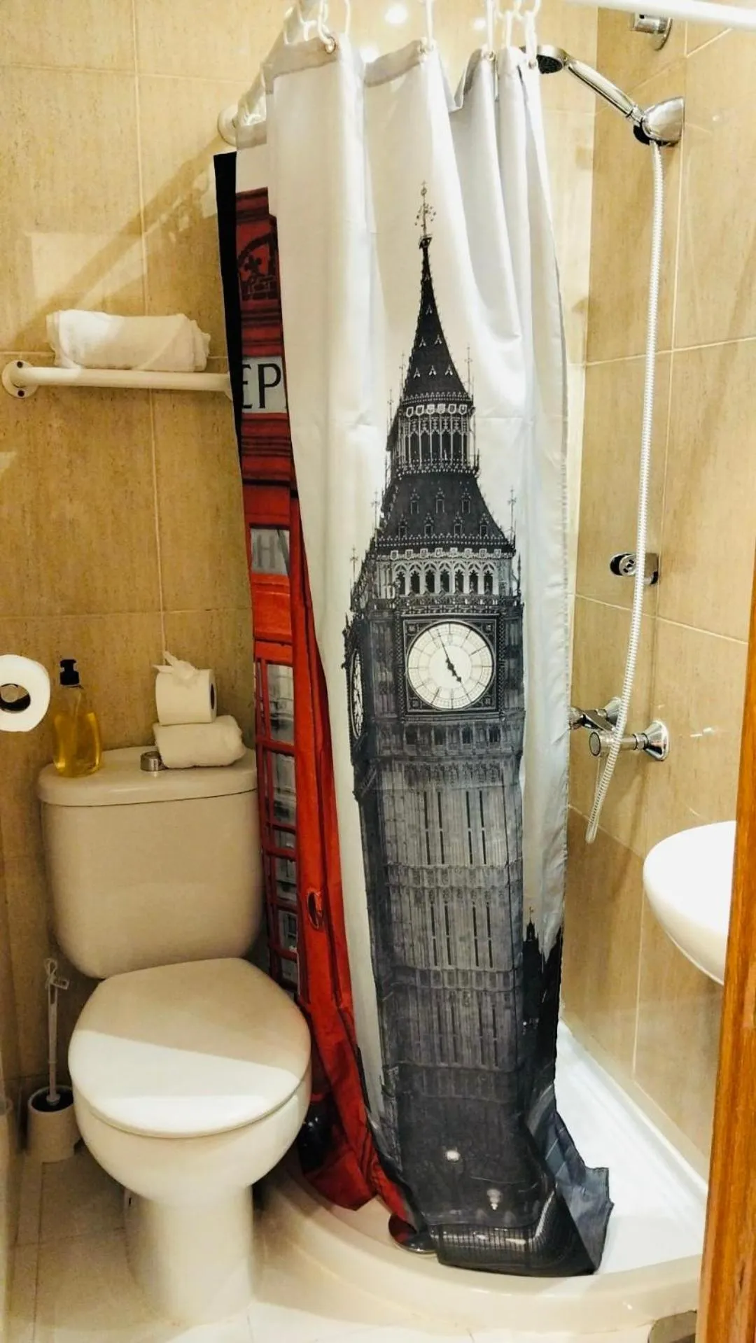 Bathroom in Hostal Las Vegas