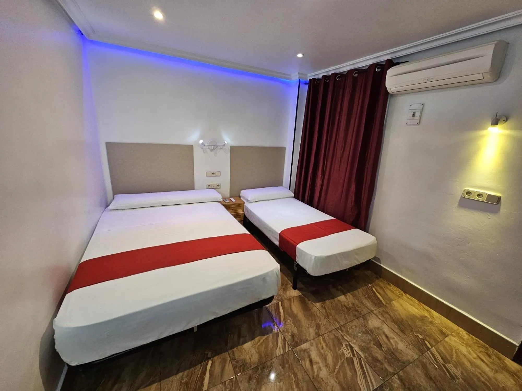 Bedroom, Bed in Hostal Las Vegas