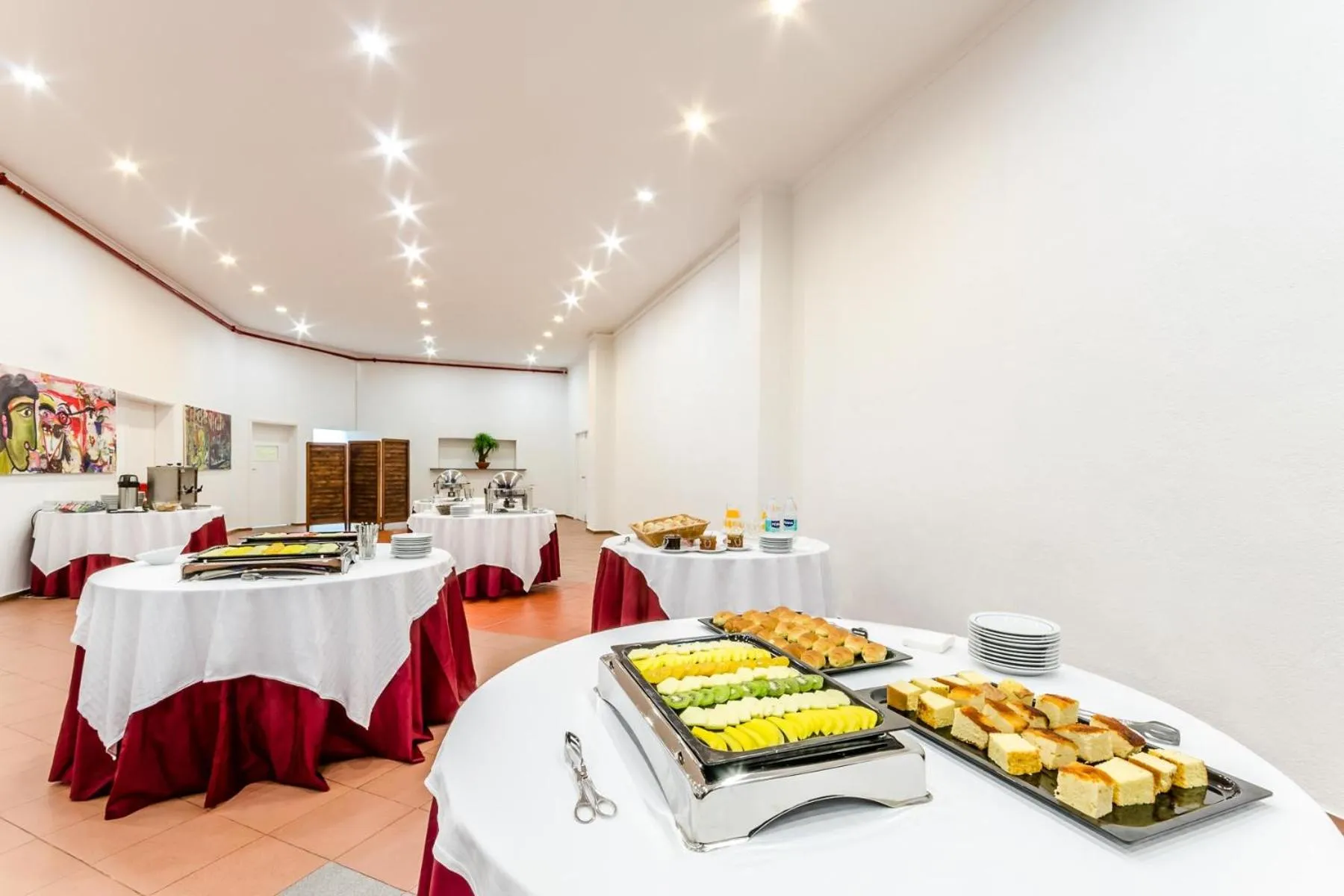 Food and drinks in Residencial Jardim da Amadora