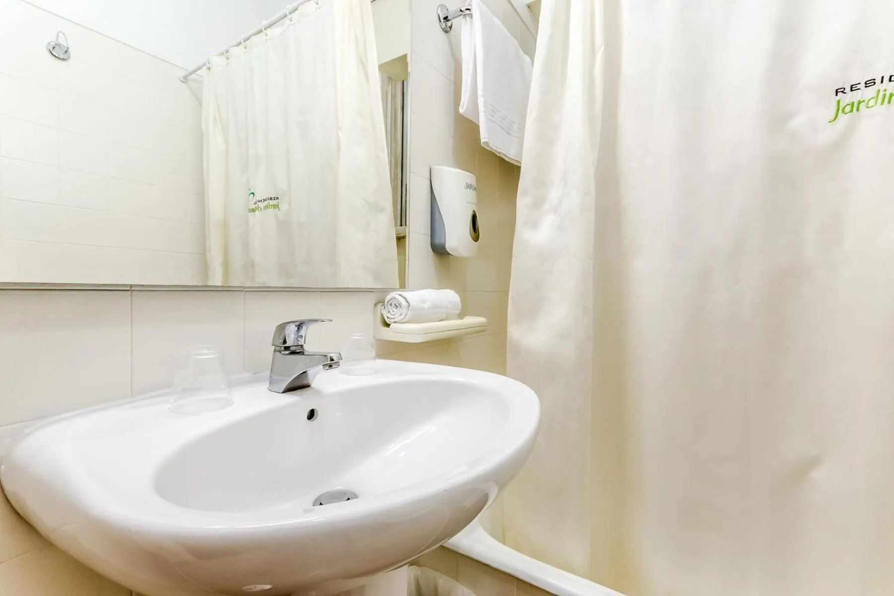 Internal: Not applicable to any particular room in Residencial Jardim da Amadora