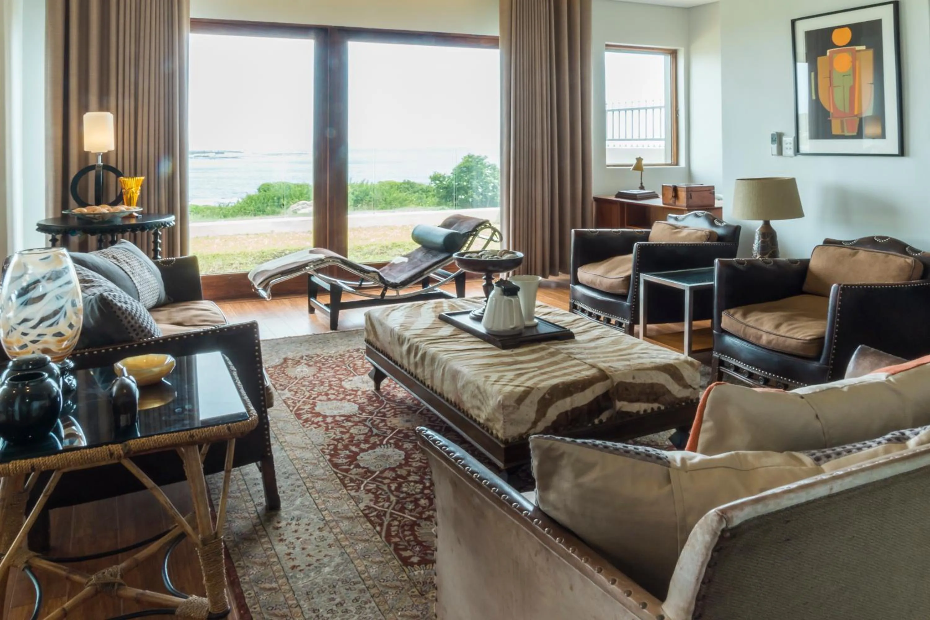 Lounge or bar in Schulphoek Seafront House