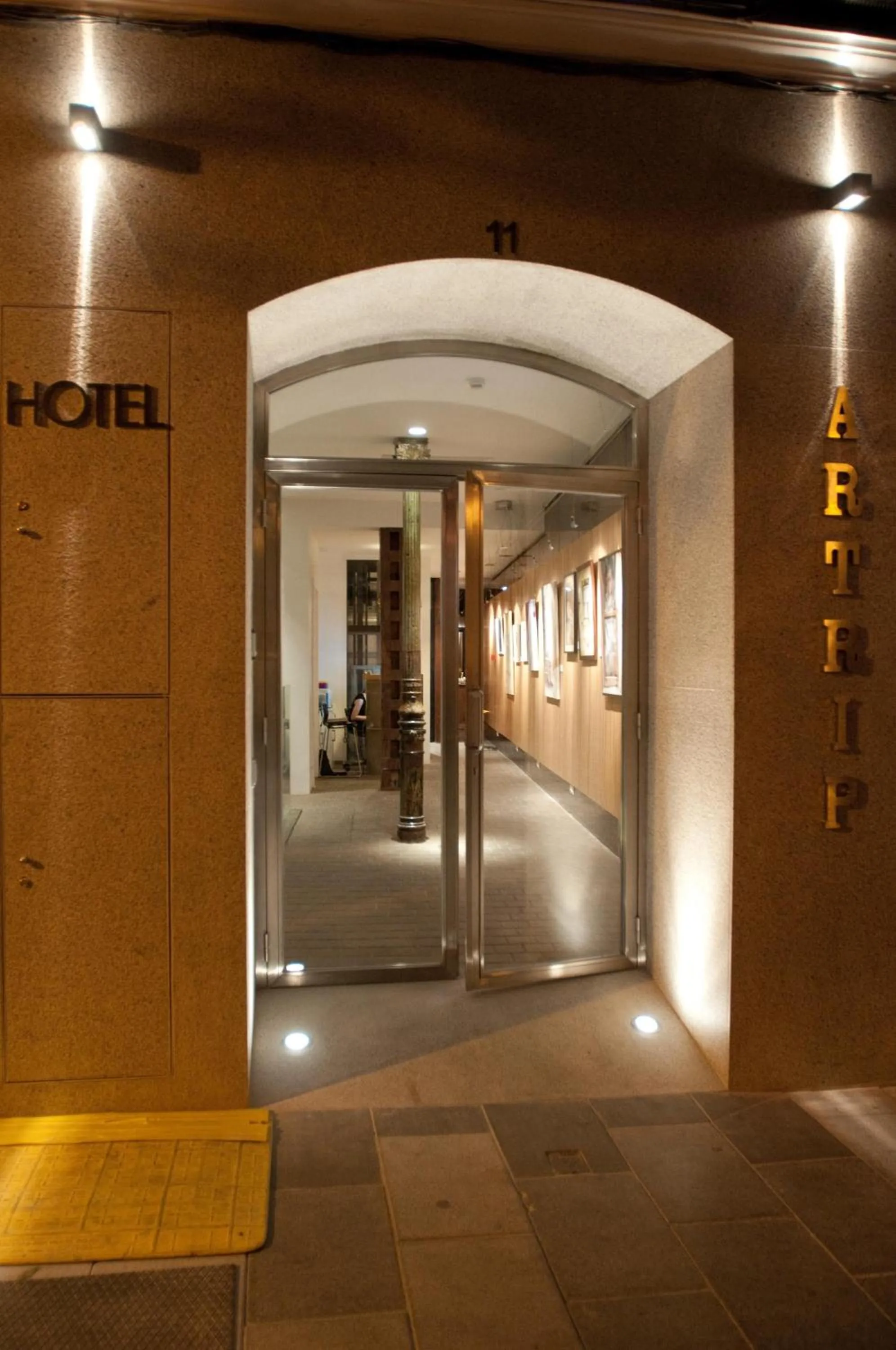 Facade/entrance in Artrip Hotel