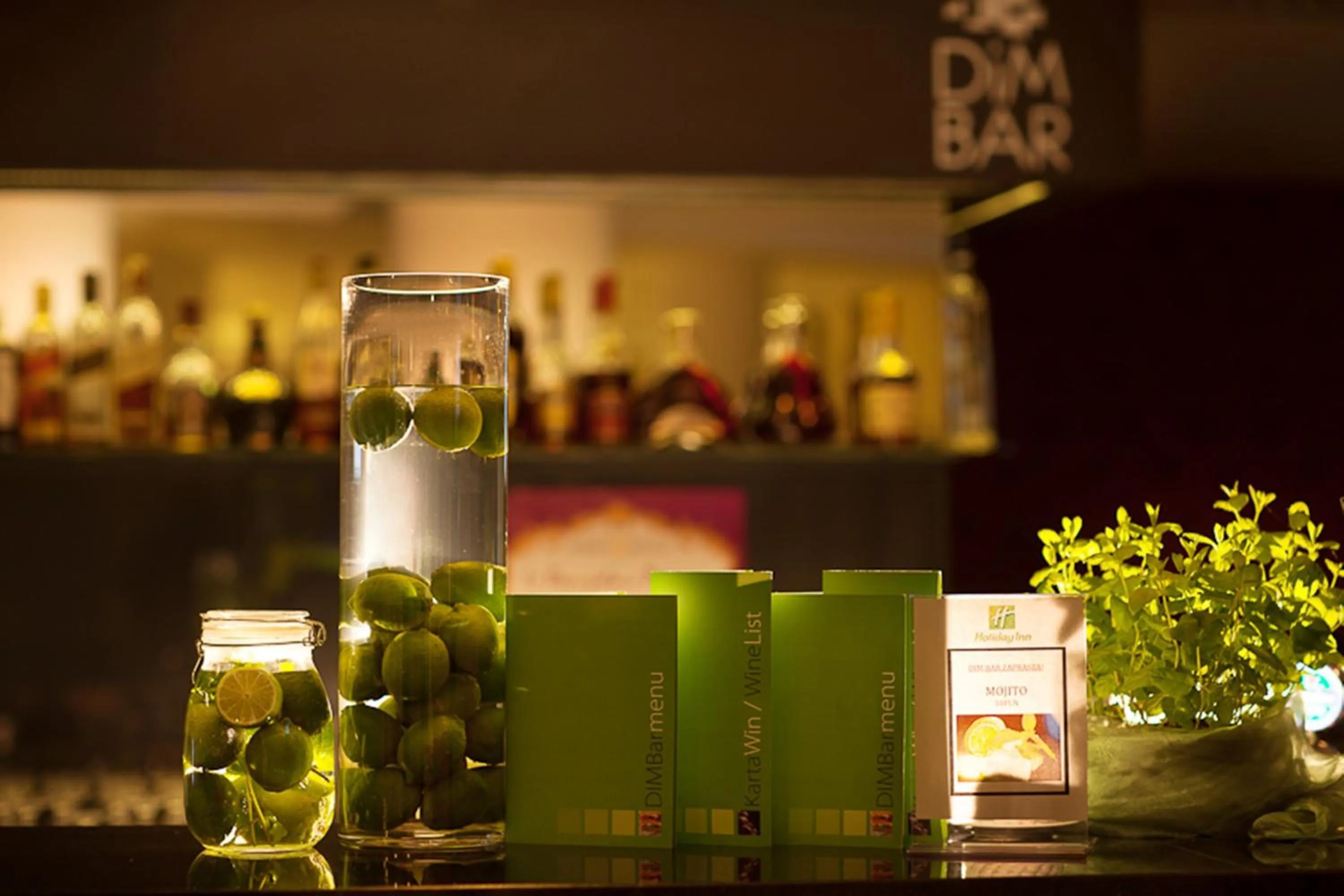 Lounge or bar in Holiday Inn Łódź by IHG